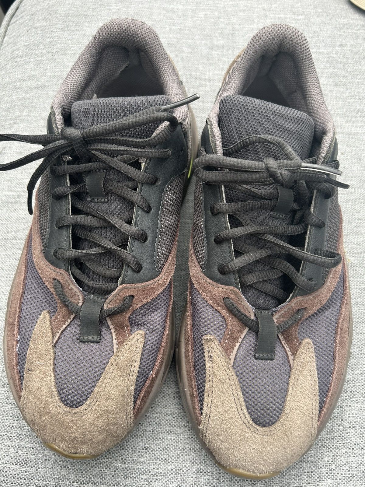 Kanye West × Yeezy Yeezy 700 Salt Size US 8.5 / EU 41-42 - 2 Thumbnail