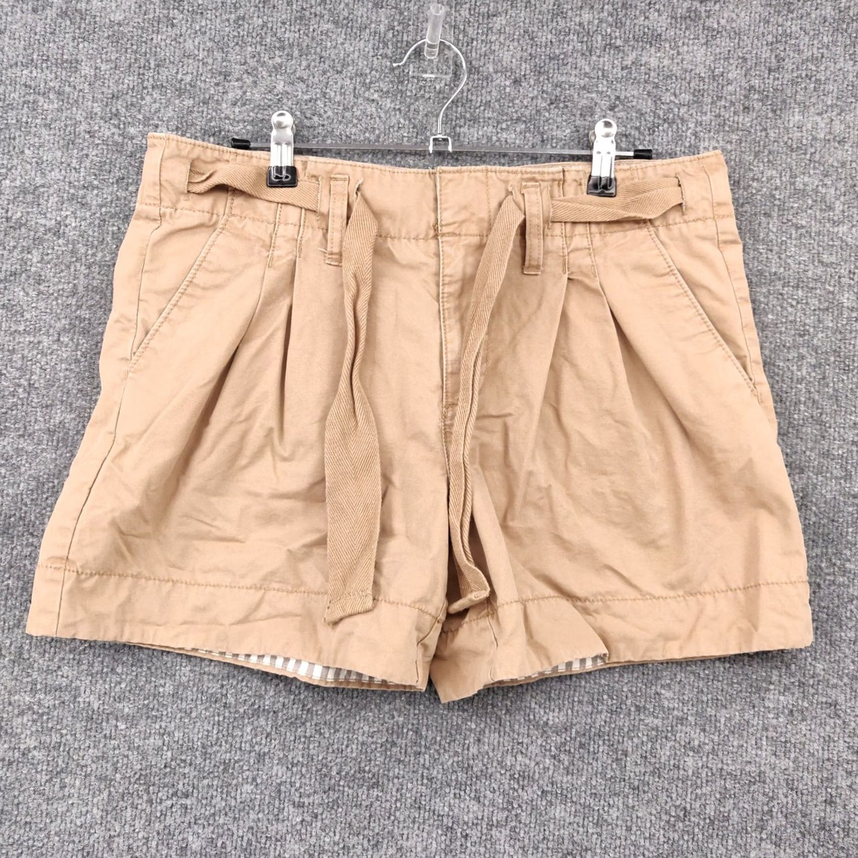 Old Navy Old Navy Shorts Womens 4 Khaki Chino Classic Rise 4" Waist Tie Zip Pleated Front Size 24" / US 00 / IT 34 - 2 Thumbnail