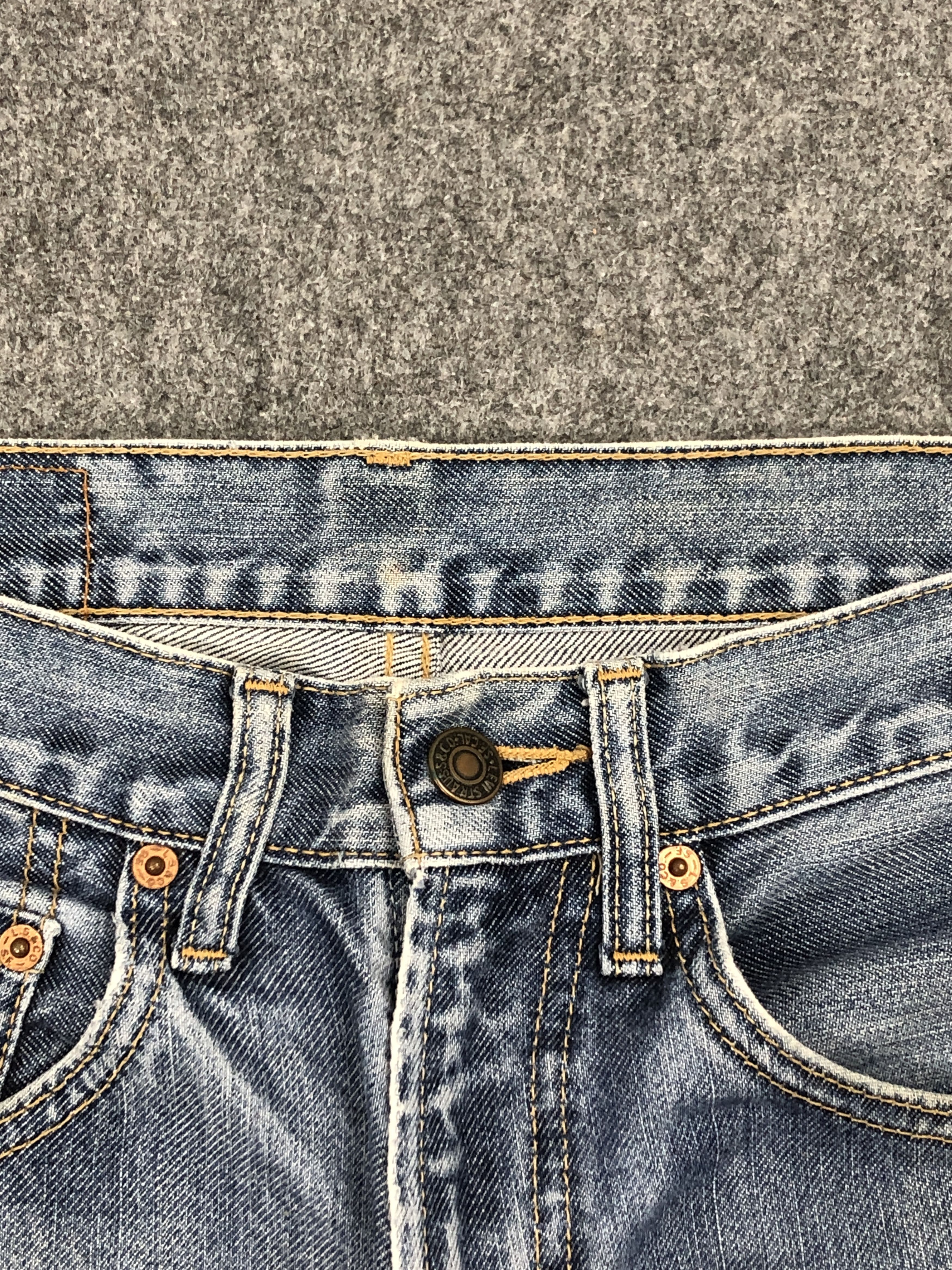 Levi's Vintage Levis 505 Faded Blue Jeans DP2296 Size US 27 - 7 Thumbnail