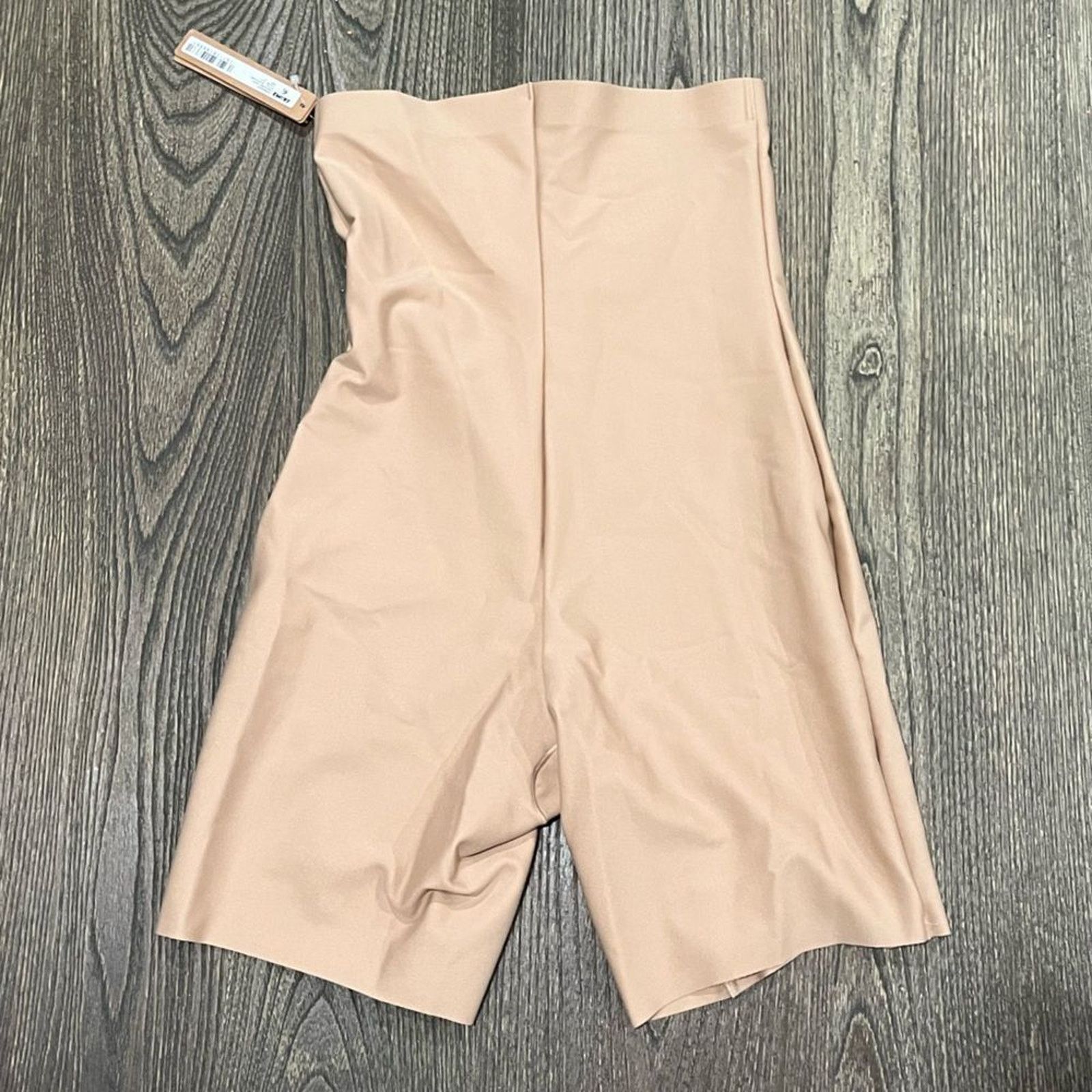 SKIMS NWT Skims High-Waisted Mid Tight Short Raw Cut Leg Open Sz S Size ONE SIZE - 4 Thumbnail