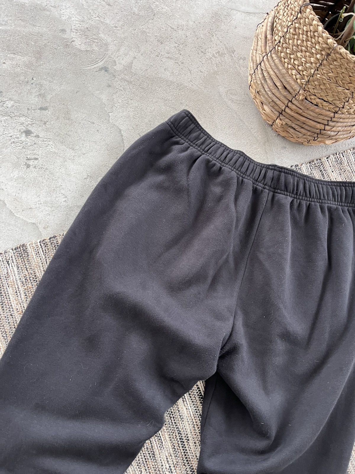 Adidas Vintage Adidas Black Minimalistic sportswear Y2K Sweatpants Size US 34 / EU 50 - 12 Thumbnail