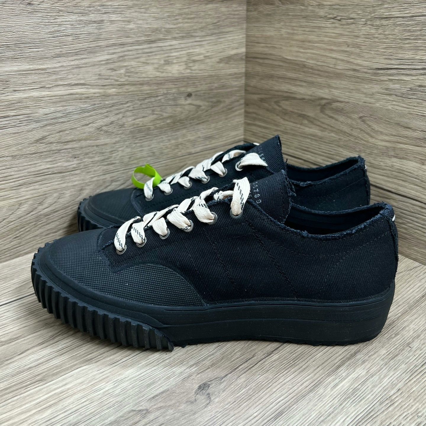 Maison Margiela Maison Margiela Black Canvas Shoes Size US 9 / EU 42 - 1 Thumbnail