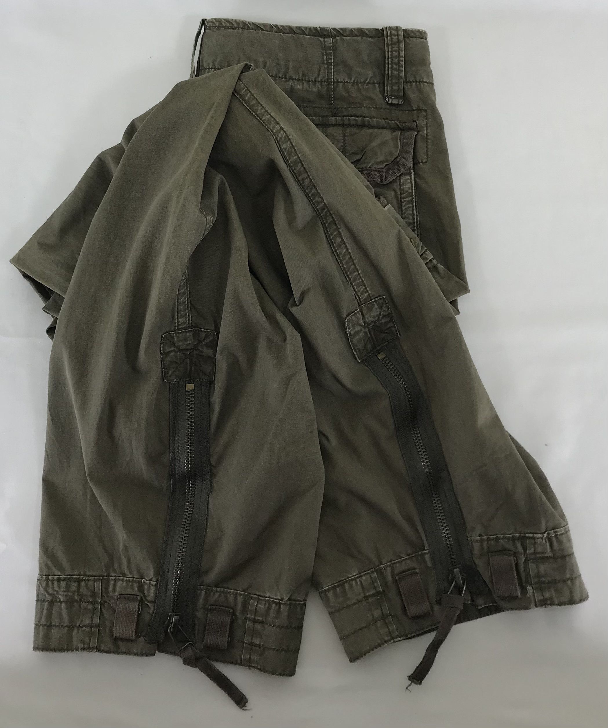 Abercrombie & Fitch Vintage Abercrombie & Fitch Cargo Zipper Wide Leg Pants Size US 33 - 13 Thumbnail