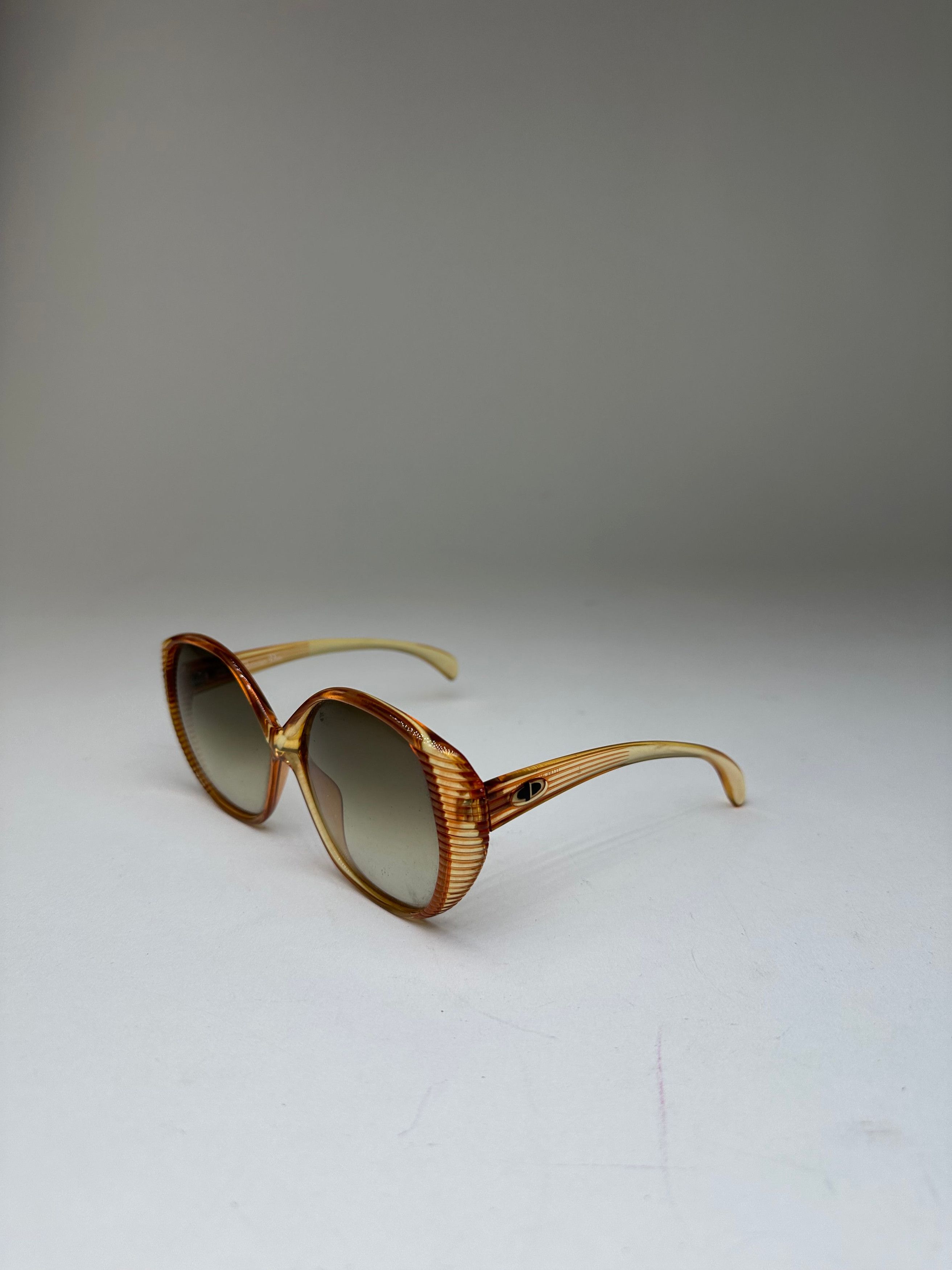 Dior Vintage Butterfly Overd Sunglasses Model 2061 Amber Size ONE SIZE - 1 Thumbnail