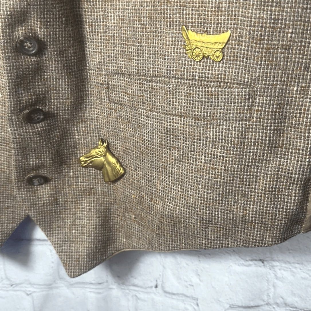 Vintage VINTAGE Men’s Vest Waistcoat with Metal Embellishments Horse Stagecoach Wool Brown L Vest Men Brown Size US L / EU 52-54 / 3 - 3 Thumbnail