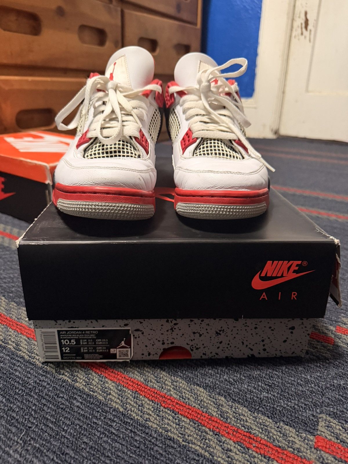 Jordan Brand 2020 Jordan 4 Fire Red Size US 10.5 / EU 43-44 - 6 Thumbnail