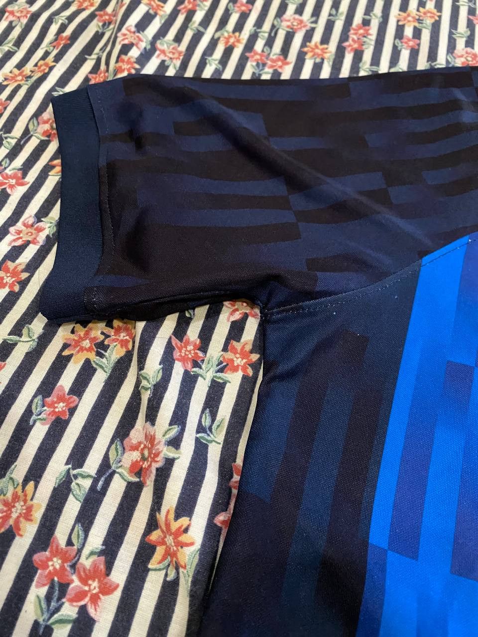 Nike Vintage Nike FC Barcelona 2022/2023 Jersey Size S Size US S / EU 44-46 / 1 - 11 Thumbnail