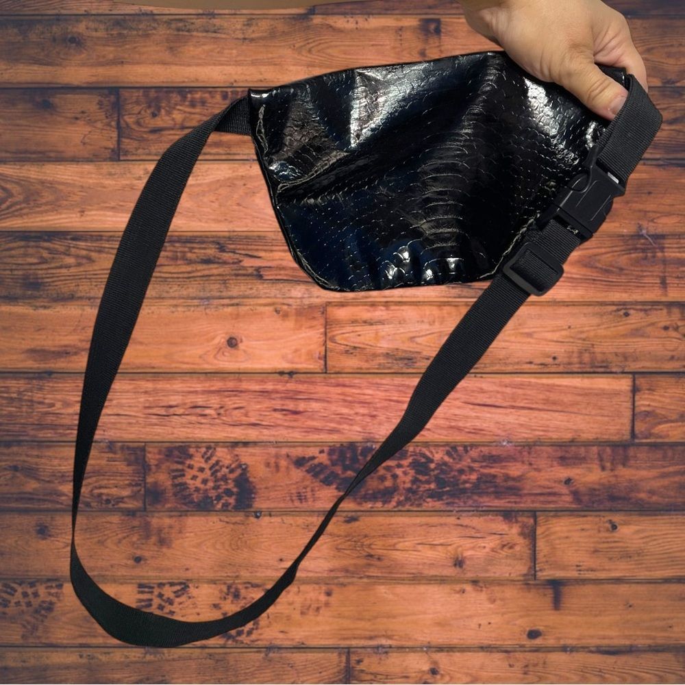 Other Vegan Leather Black Fanny Pack Size ONE SIZE - 2 Thumbnail