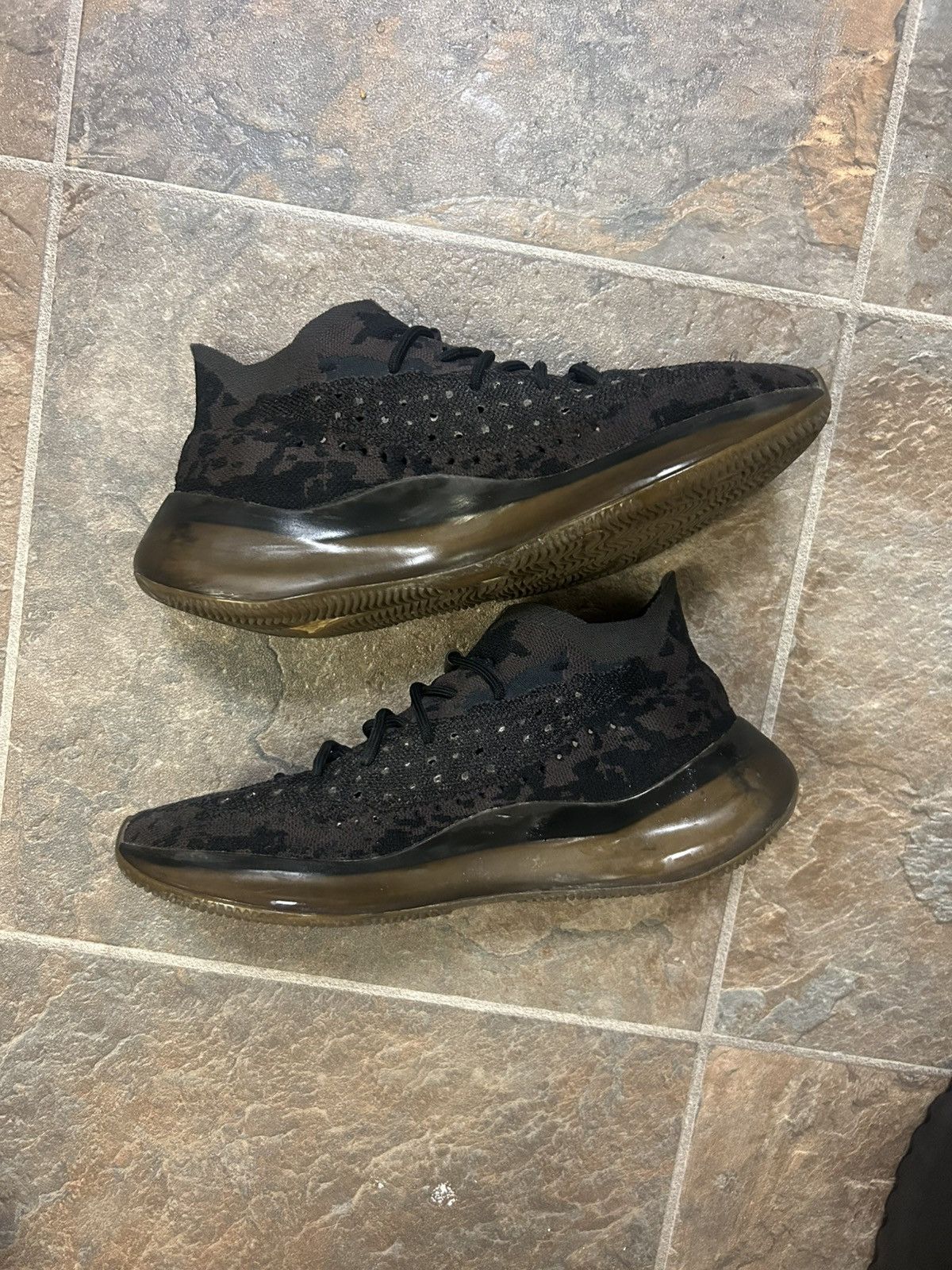 Yeezy Yeezy 380 Onyx Size US 13 / EU 46 - 2 Thumbnail