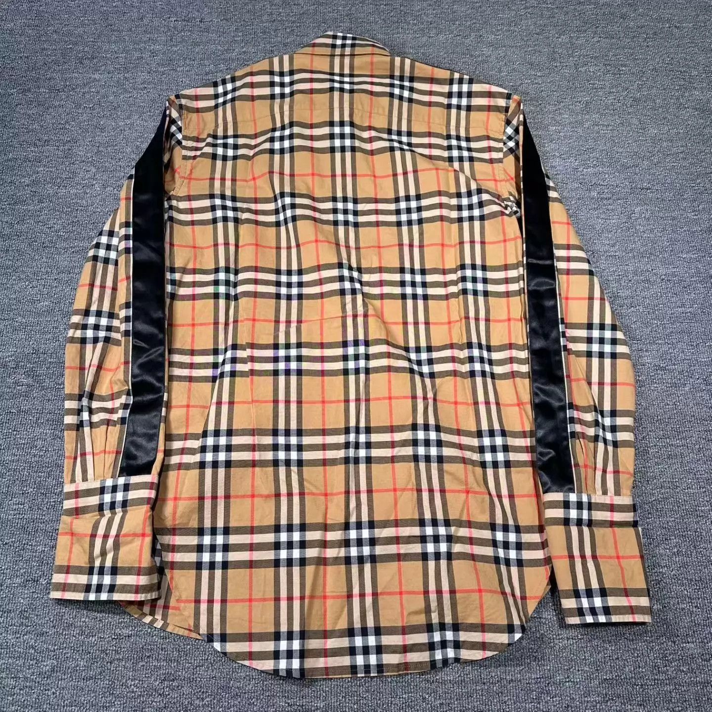 Burberry Burberry shirt uk6 99 new Size XS / US 0-2 / IT 36-38 - 2 Thumbnail