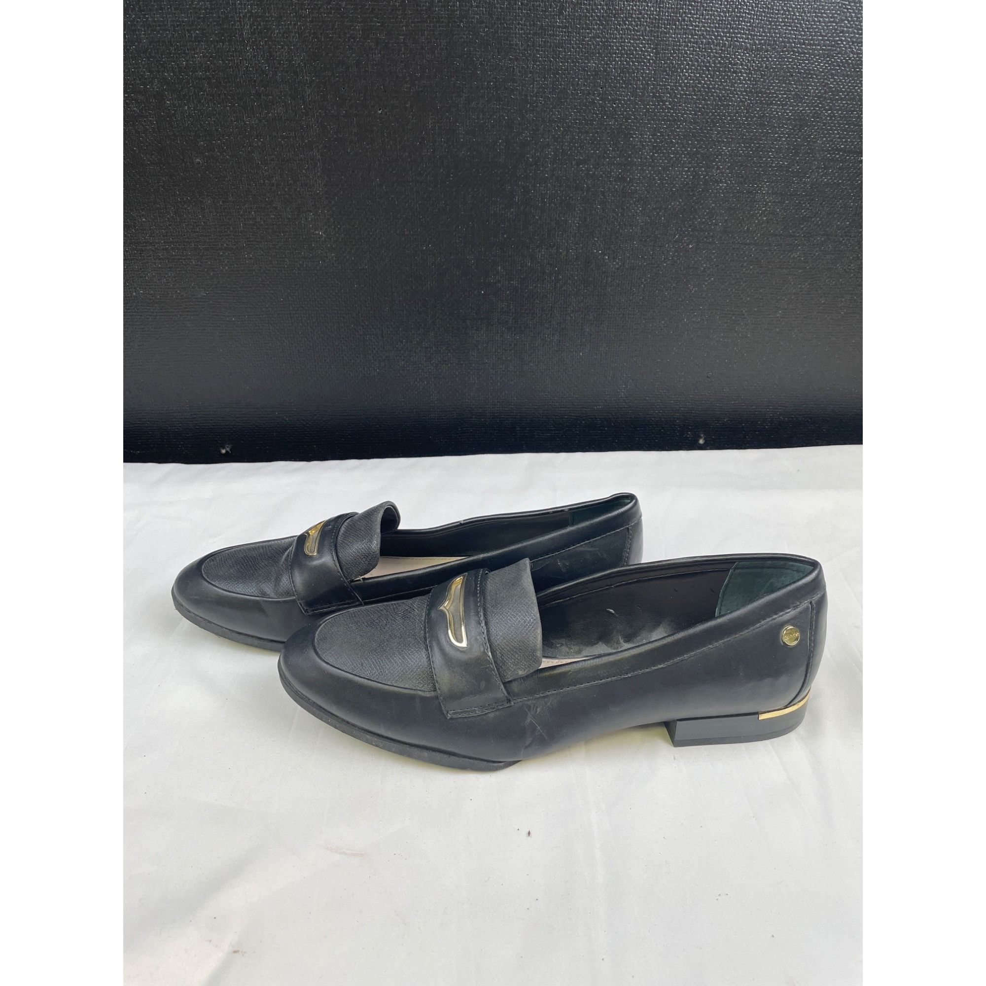 Calvin Klein Calvin Klein Women's Black Leather Flats with gold accents/S Size US 8 / IT 38 - 5 Thumbnail