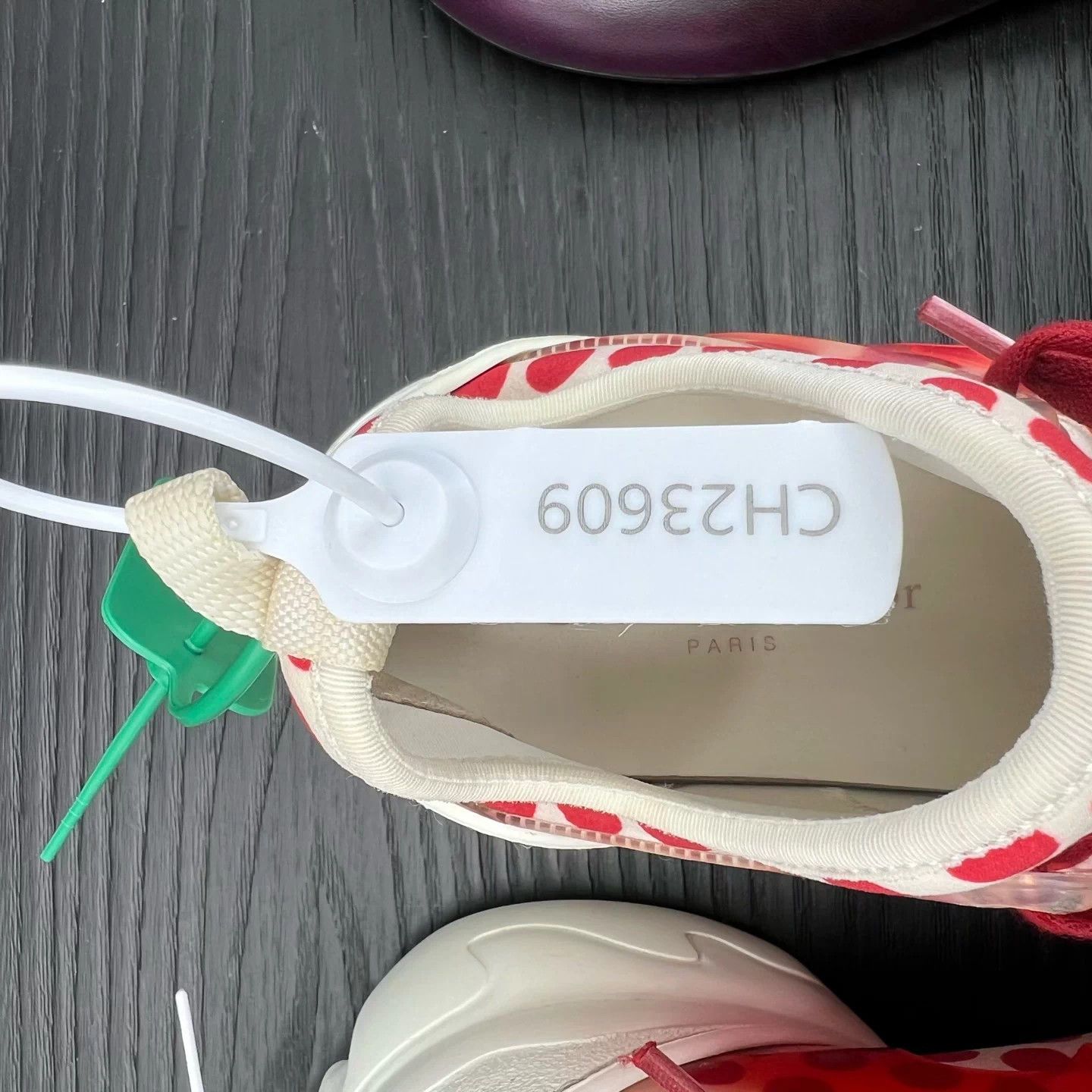 Dior DIOR D-Connect white and red spotted 36.5 Size US 6 / IT 36 - 9 Thumbnail