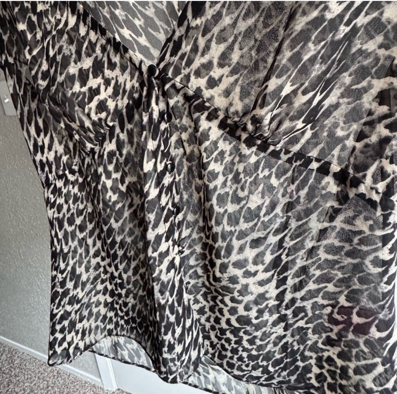 Nine West Nine & Co - Sheer Animal Print Blouse Lightweight V-Neck Top Size M / US 6-8 / IT 42-44 - 4 Thumbnail
