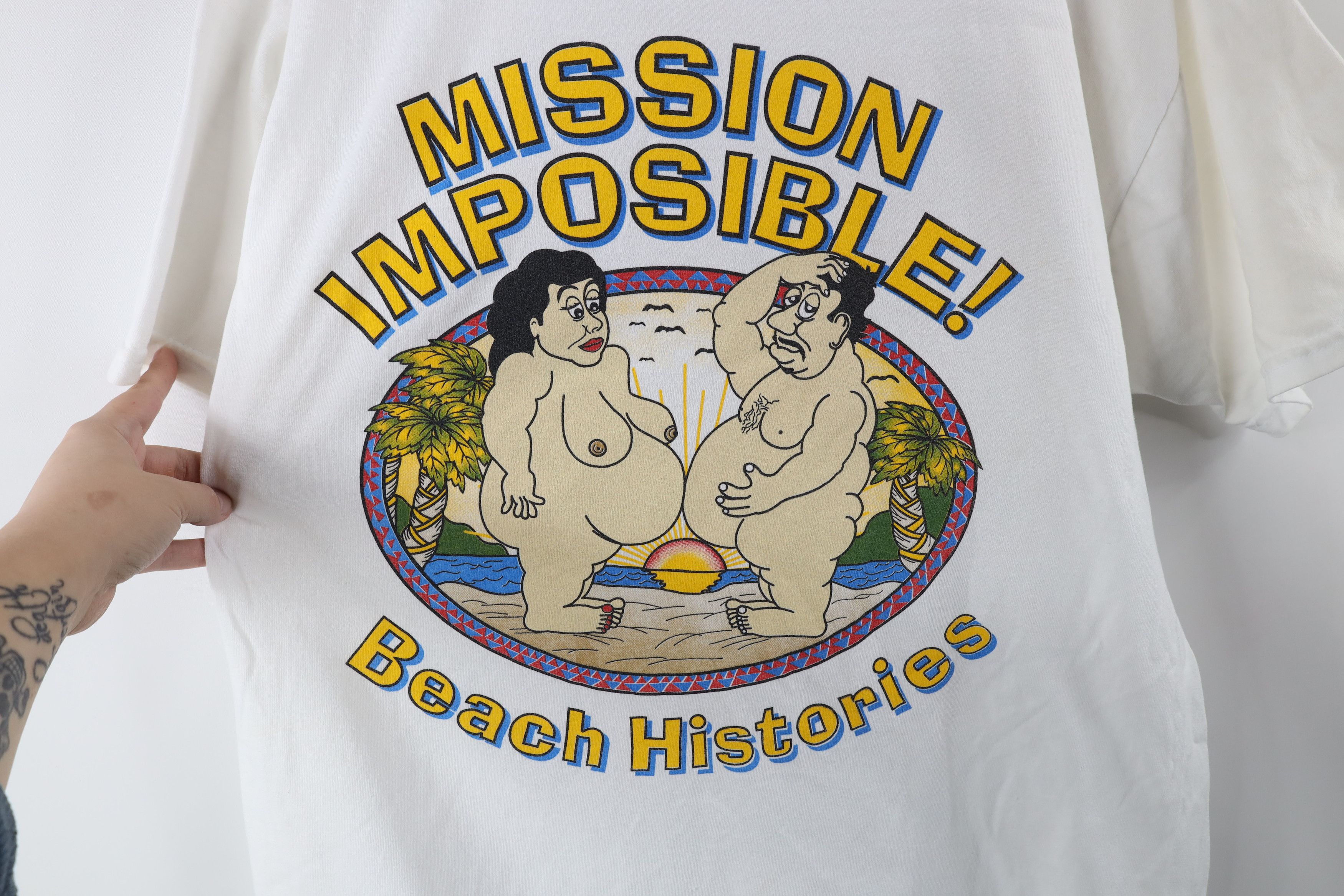 Vintage Vintage 90s Streetwear Beach Survivor Naked T-Shirt White Size US L / EU 52-54 / 3 - 5 Thumbnail