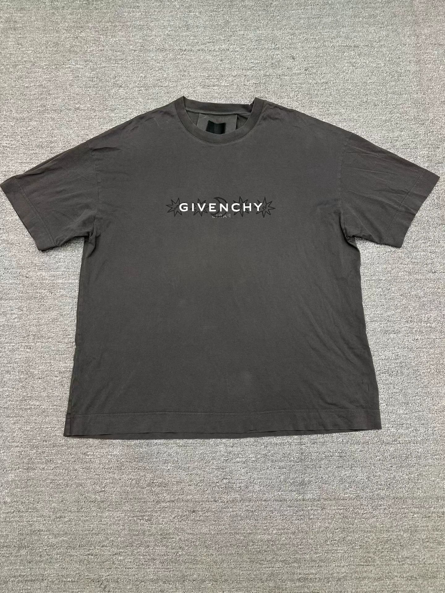 Givenchy Givenchy New Tarot Distressed Short Sleeve XL Size US XL / EU 56 / 4 - 1 Thumbnail