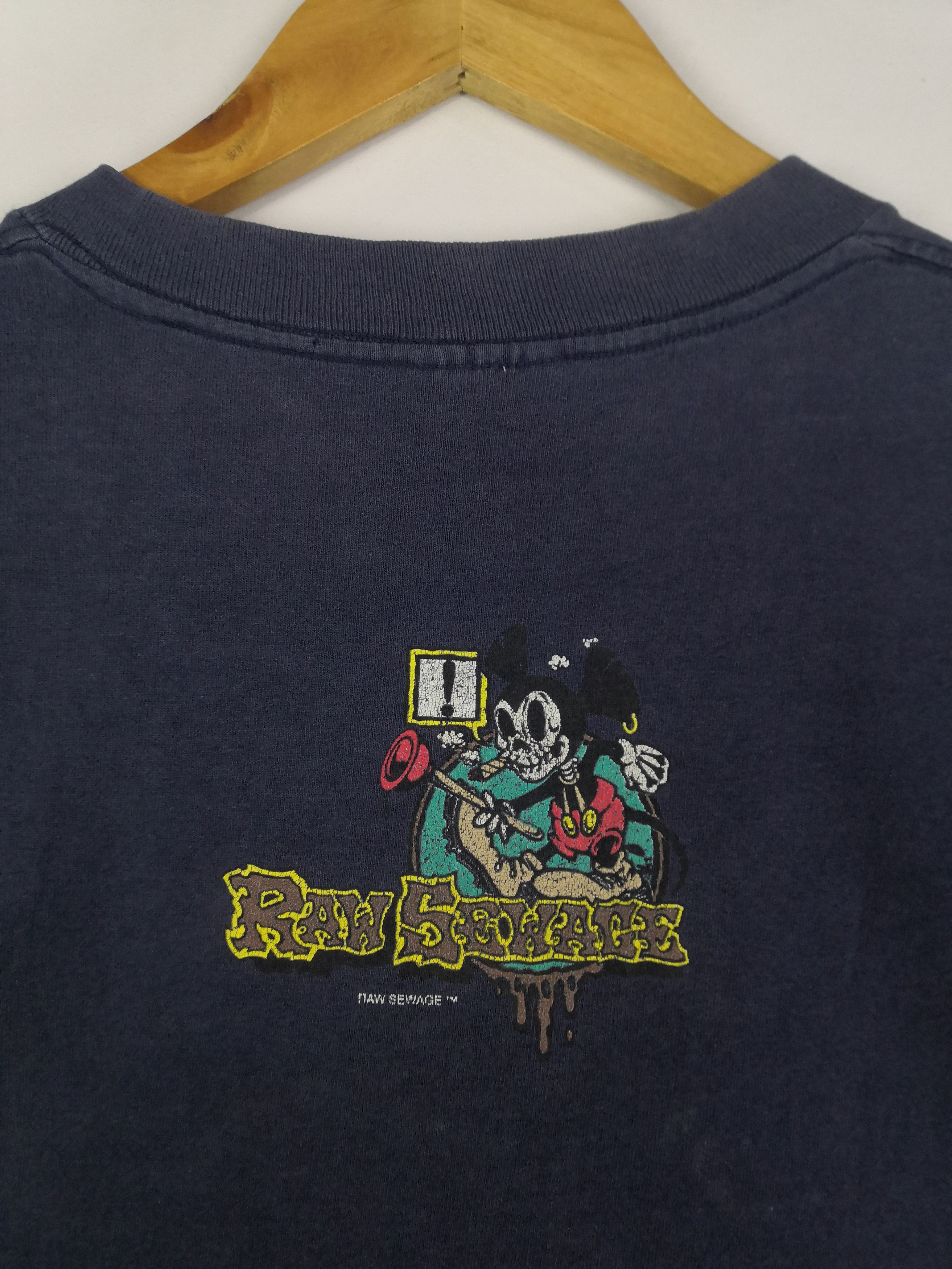 Vintage Vintage 90s Skate Punk Raw Sewage Mickey Skull T-Shirt Size US M / EU 48-50 / 2 - 3 Thumbnail