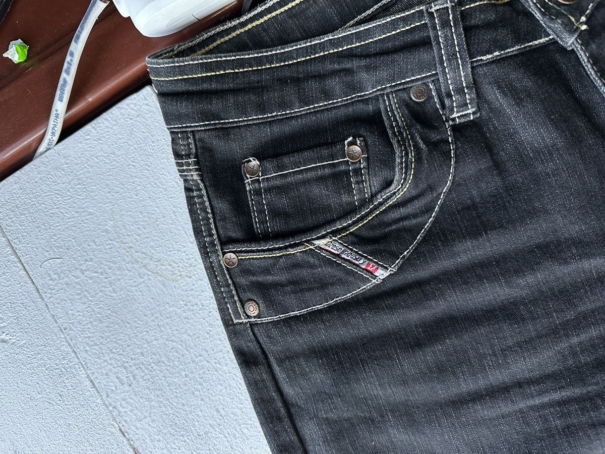 Diesel 🚨Gothic Diesel Regular Slim relax Flared Jeans Womens Size 31" - 3 Thumbnail