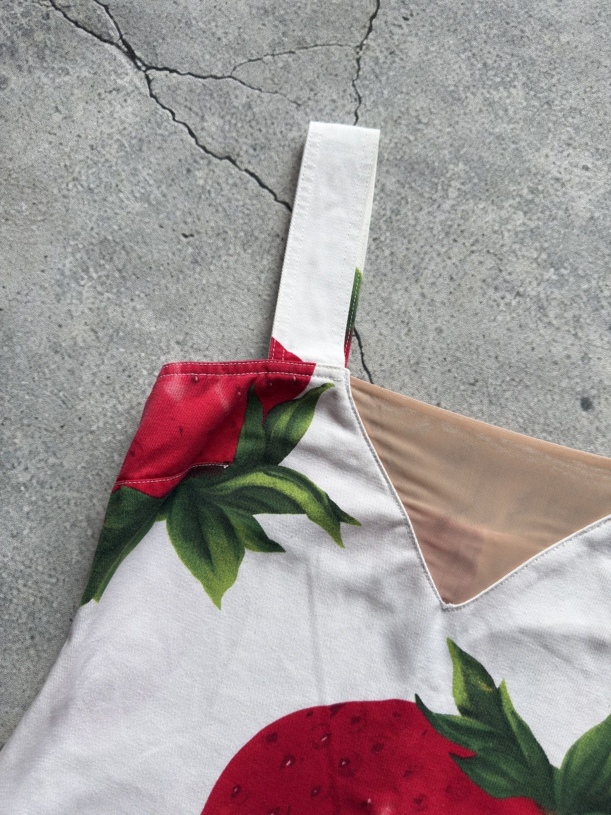 Dolce & Gabbana 🍓 Dolce & Gabbana White Strawberry Dress 💓 Size S / US 4 / IT 40 - 8 Thumbnail