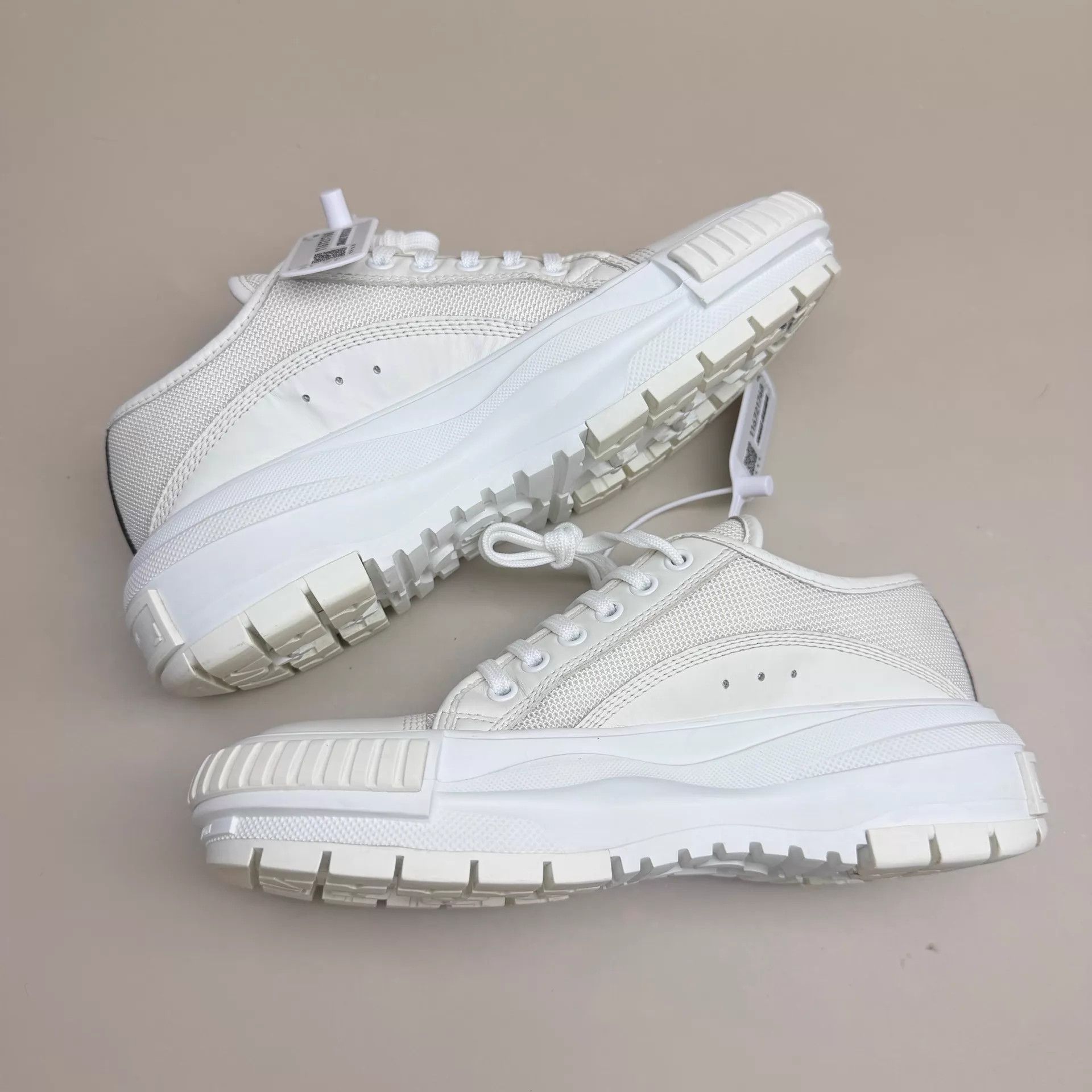 Louis Vuitton LV Monogram White Brown Biscuit Sneakers 36.5 99 New Size US 6 / IT 36 - 5 Thumbnail
