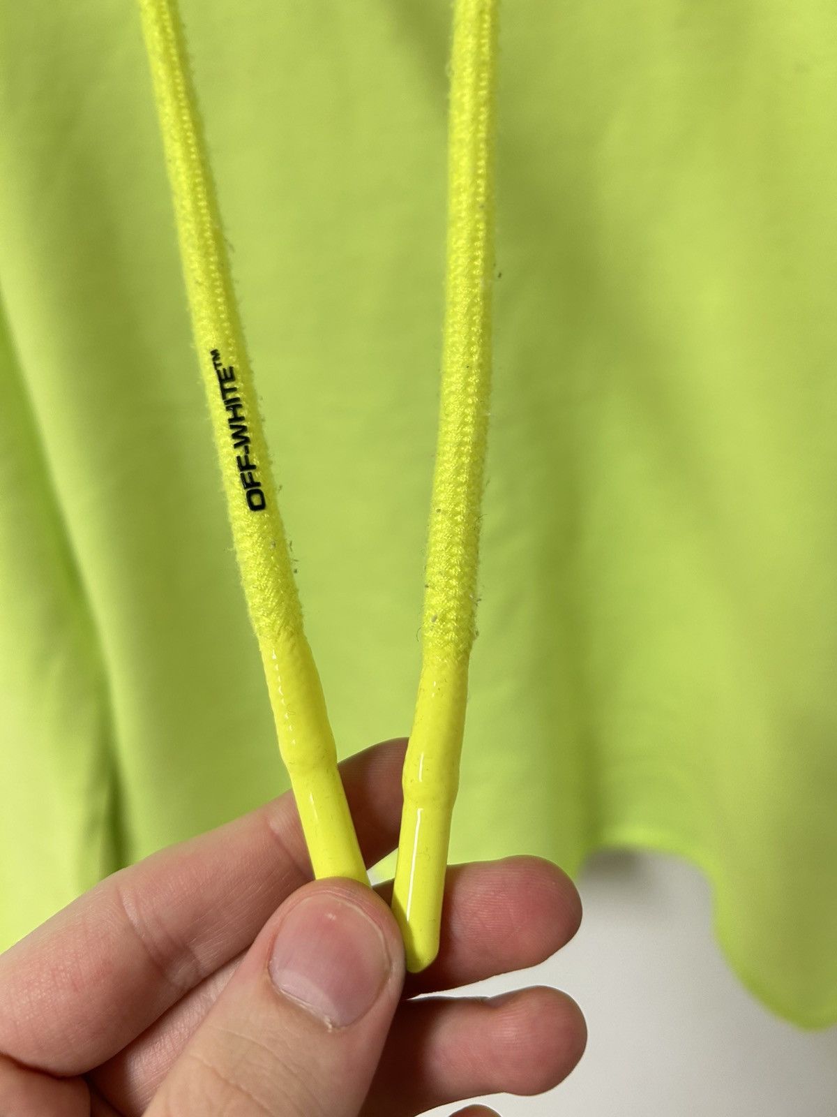 Off-White FW2018 Cropped Neon Hoodie Size US S / EU 44-46 / 1 - 4 Thumbnail
