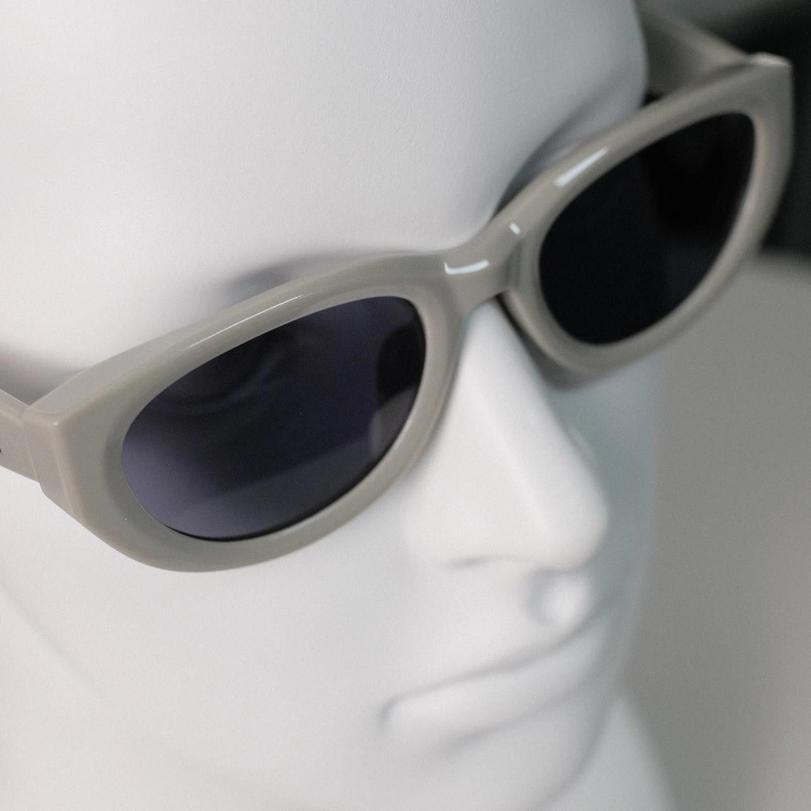 Japanese Brand Vtg Vintage Y2k Avant Garde Cat Eye Gray Sunglasses Unisex Size ONE SIZE - 7 Thumbnail