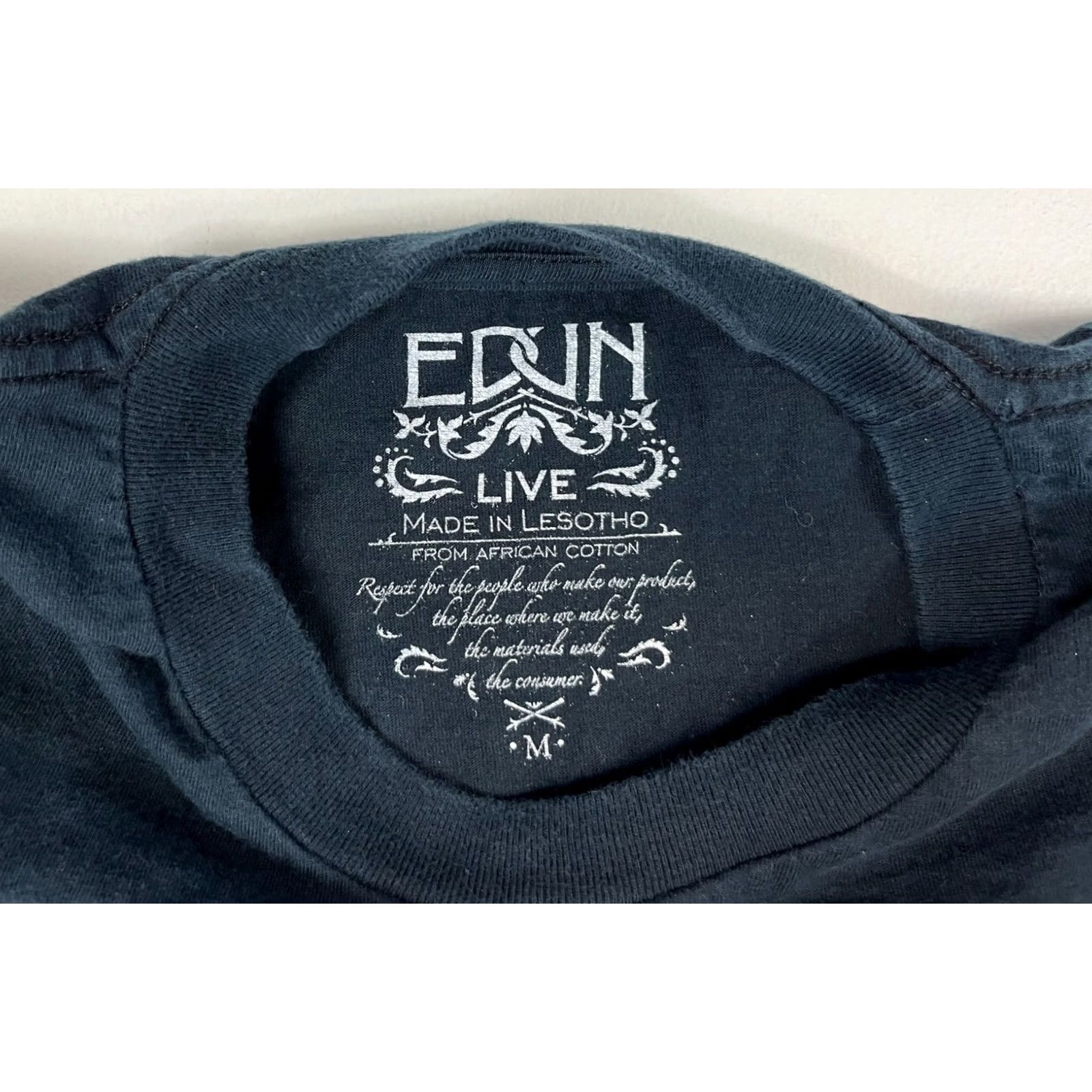 Vintage VINTAGE U2 Vertigo Tour 2005 T-Shirt Edun Double-Sided Sz M Size US M / EU 48-50 / 2 - 5 Thumbnail