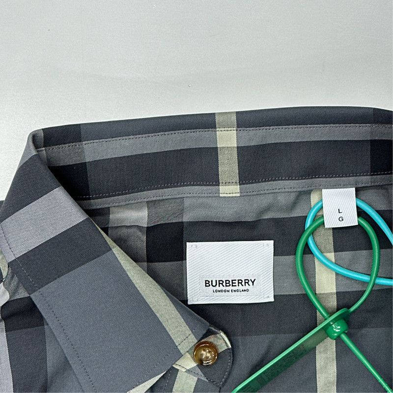 Burberry Burberry Blue Check Short Sleeve Shirt 0079 Size US L / EU 52-54 / 3 - 1 Thumbnail