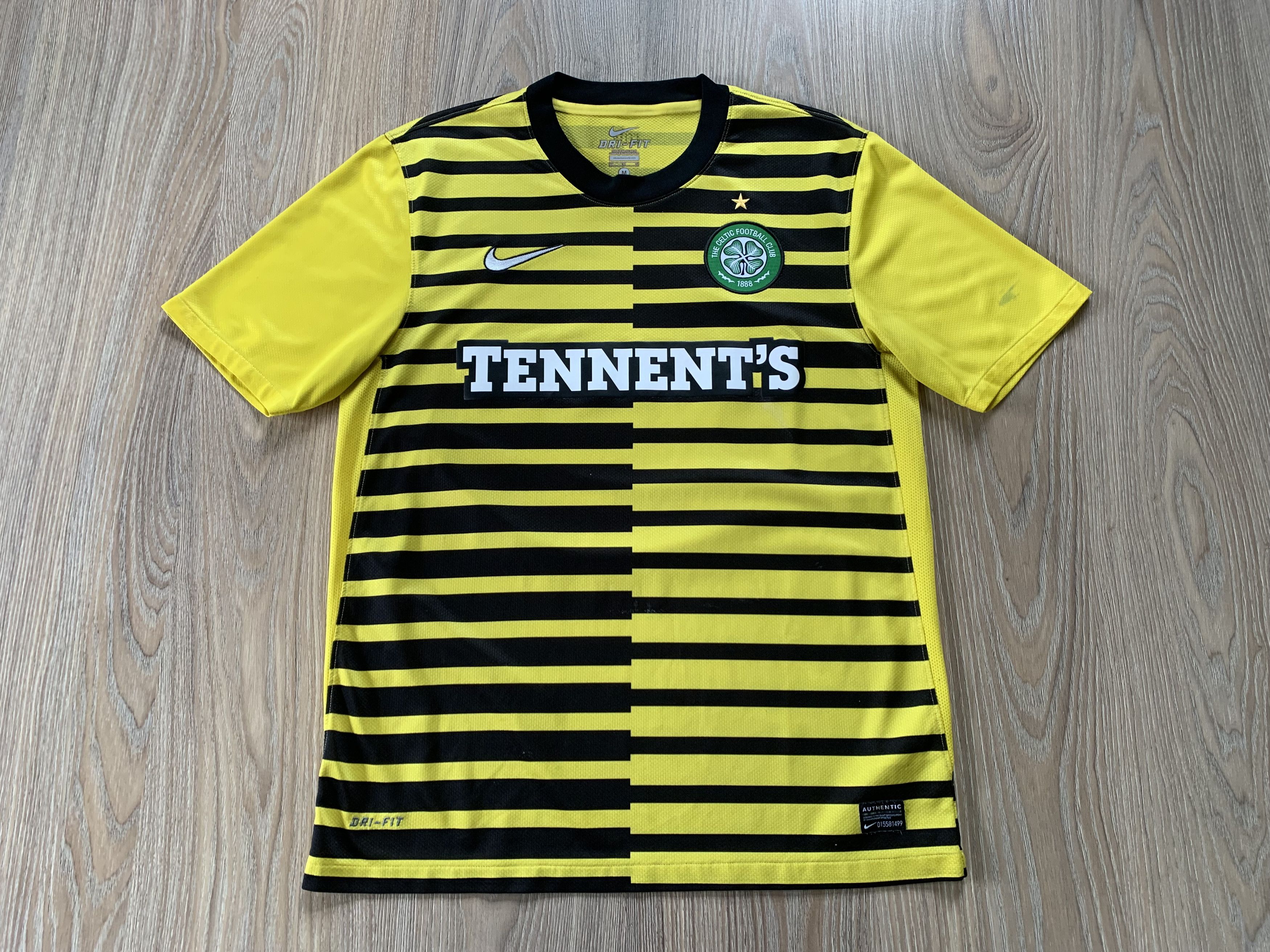 Nike × Vintage Vintage Nike Celtic Footbal Club Jersey Size US M / EU 48-50 / 2 - 3 Thumbnail