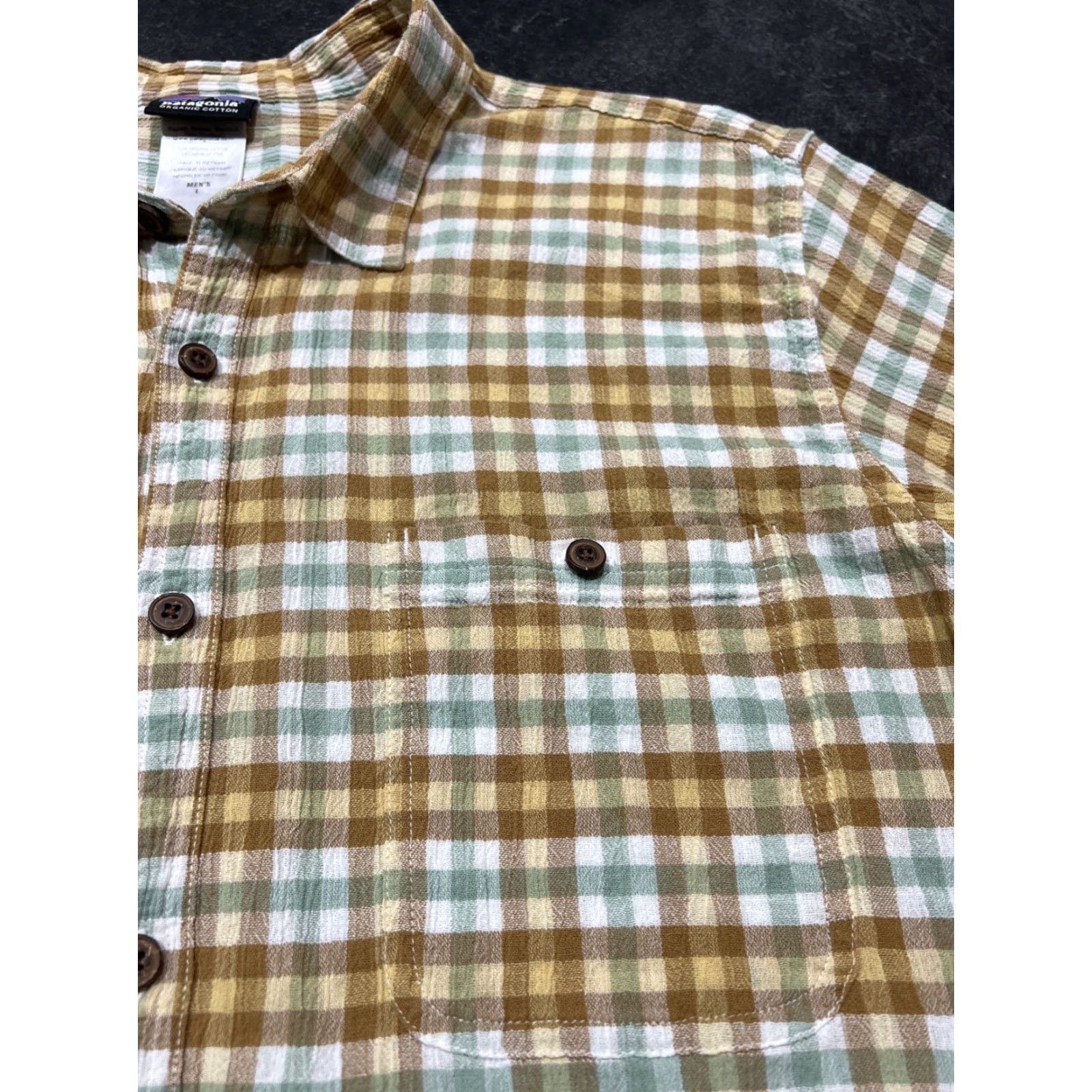 Patagonia Patagonia Brand Men’s Large L Organic Cotton Short Sleeve Button Up Beige Gold Green Size US 33 - 3 Thumbnail