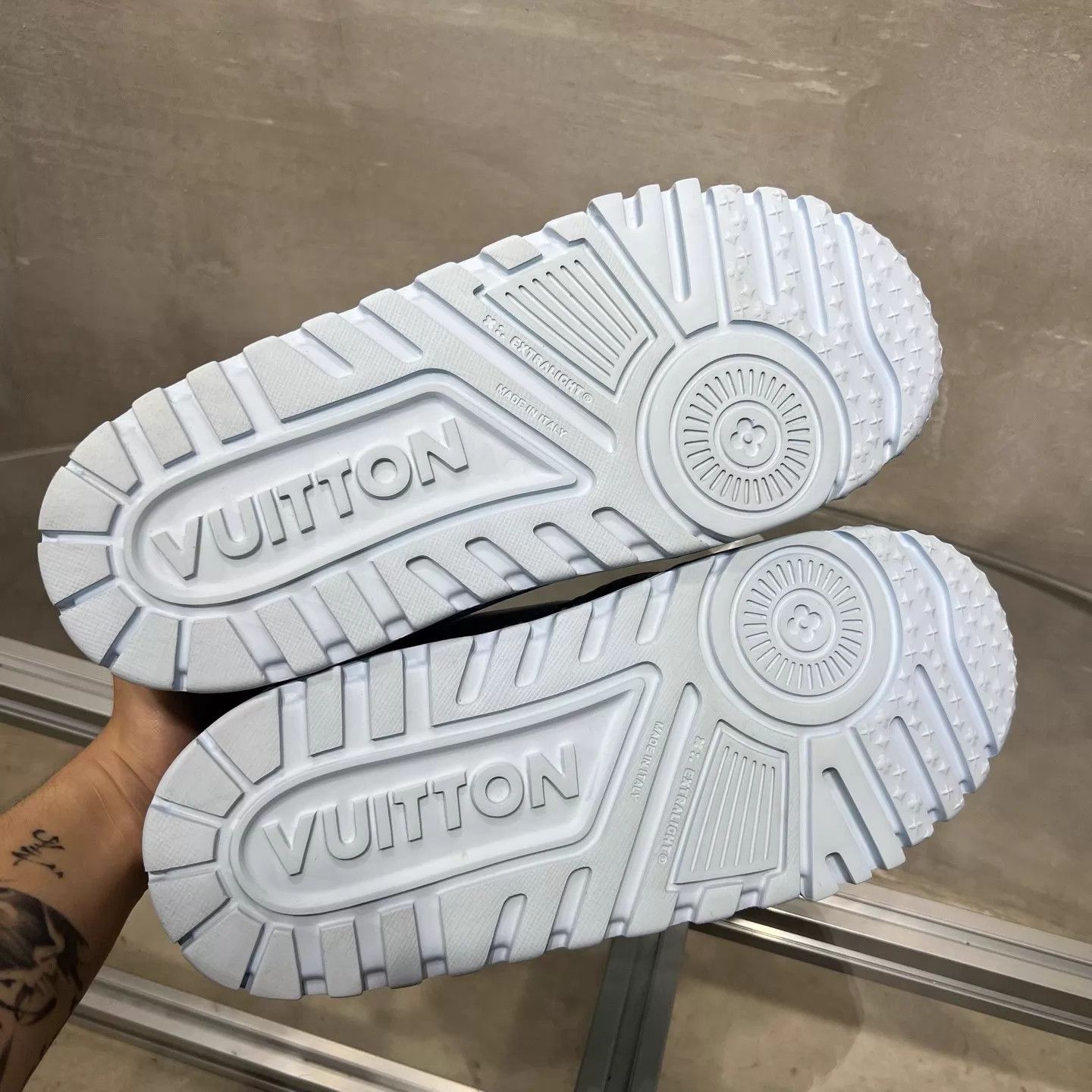 Louis Vuitton LV Trainer Maxi Blue UK9.5/43.5 Size US 10.5 / EU 43-44 - 7 Thumbnail