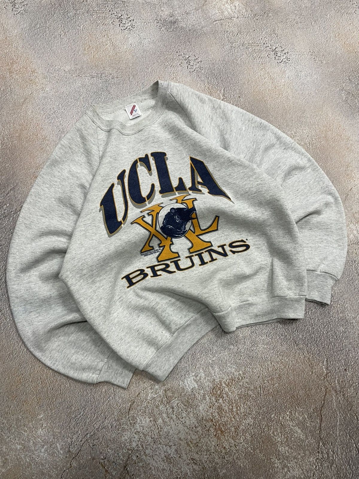Vintage Vintage UCLA Spellout Sweatshirt Made in USA Size US L / EU 52-54 / 3 - 1 Thumbnail