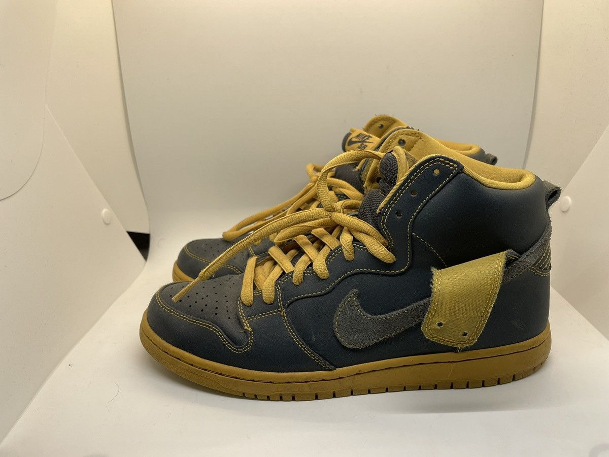 Nike *RARE*NIKE SB DUNK HIGH GOLDEN STRAW ANTHRACITE Size US 9.5 / EU 42-43 - 1 Thumbnail