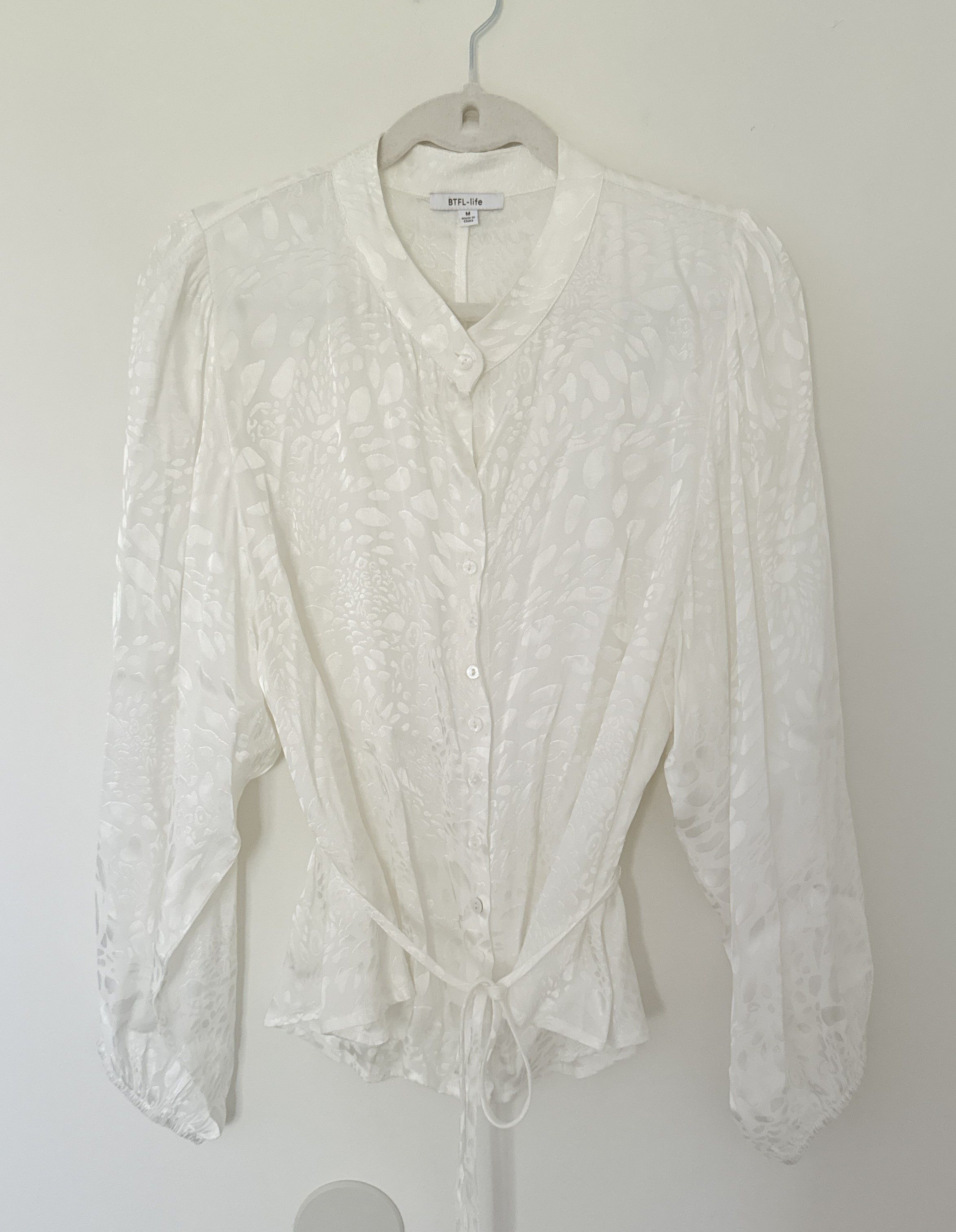 BTFL BTFL-Life V Neck Lantern Top Jacquard Elastic White Boho Size M / US 6-8 / IT 42-44 - 2 Thumbnail