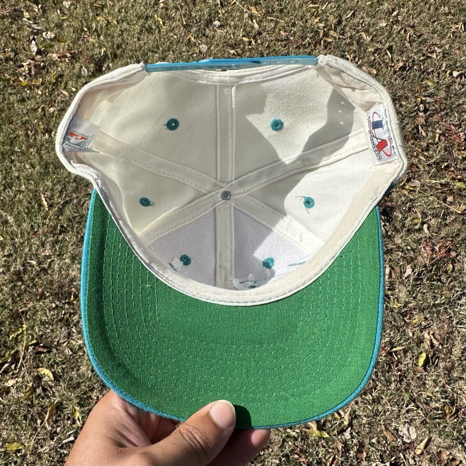 Logo Athletic × NBA × Vintage Vintage Charlotte Hornets Sharktooth Snapback Size ONE SIZE - 5 Thumbnail