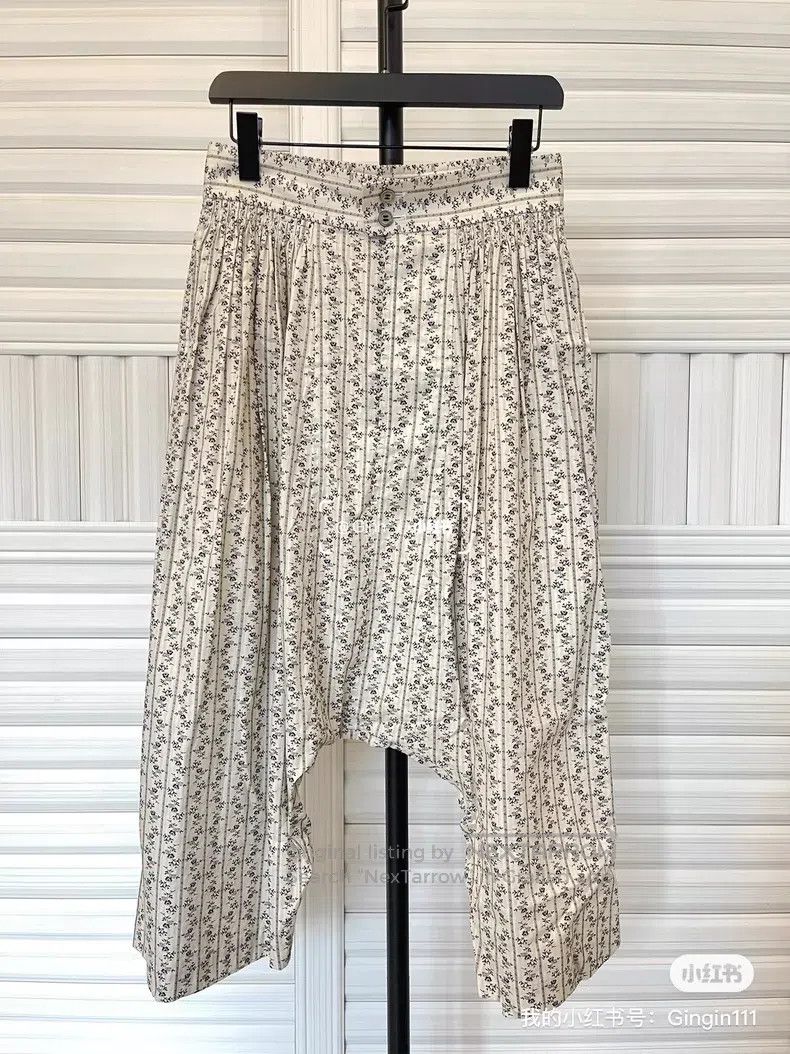 Comme des Garcons Comme Des Garcons size S Printed Beige Half Pants Size 25" / US 0 / IT 36 - 1 Thumbnail