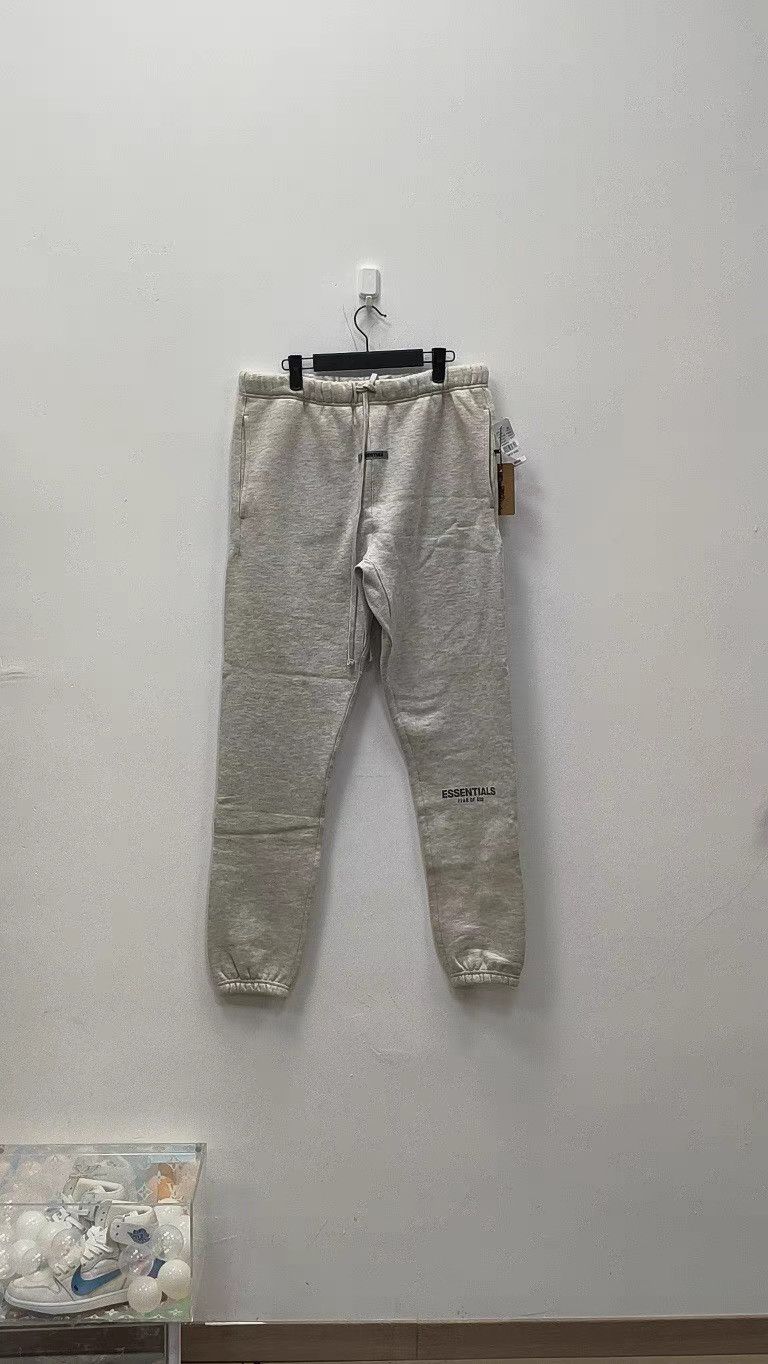 FOG FOG Essential Solid Print Drawstring Fleece Joggers K2 Size US 33 - 1 Thumbnail