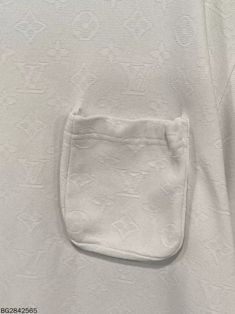 Louis Vuitton Louis Vuitton Short Sleeve Pocket T-shirt- Size XL / US 12-14 / IT 48-50 - 4 Thumbnail