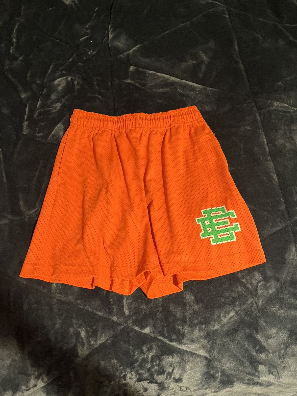 Eric Emanuel Eric Emanuel SYRACUSE ORANGE Shorts Green Logo Size US 32 / EU 48 - 1 Thumbnail