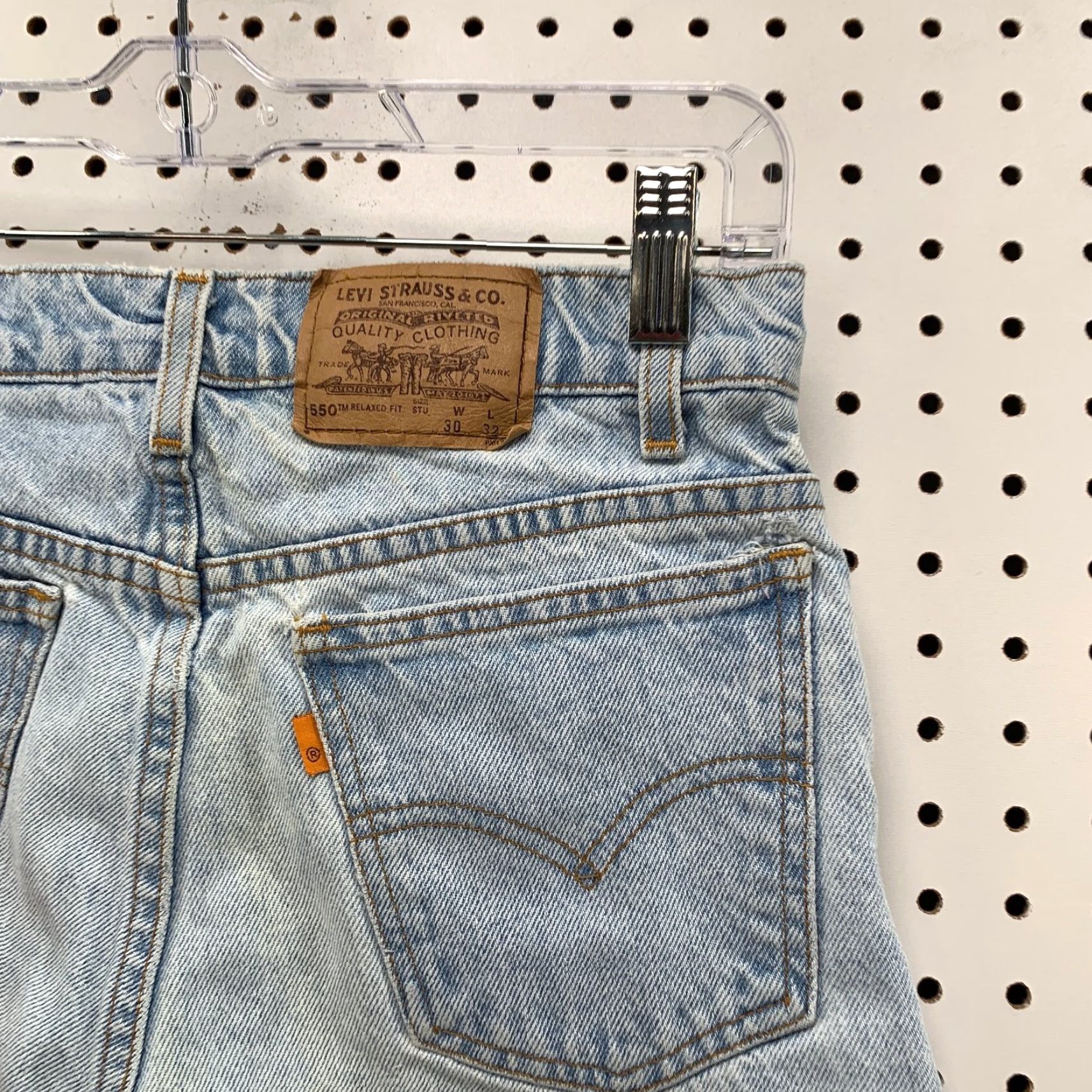 Levi's VINTAGE Levi's Jeans 550 Denim Mens 28x30 90s Orange Tab 5-Pocket Design Blue 90s Levi's 550 Jeans Mens 28x30 Size US 28 / EU 44 - 6 Thumbnail