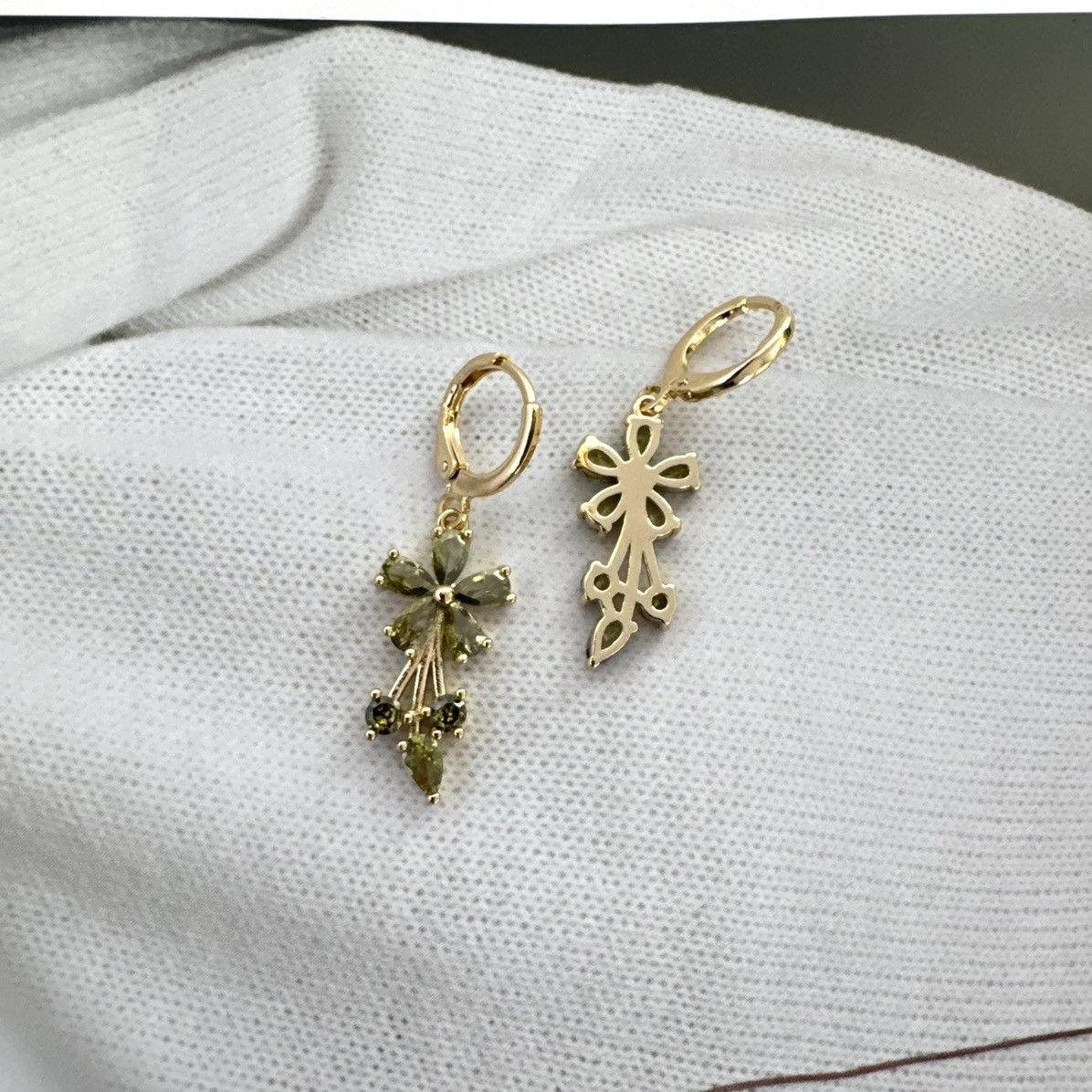 Other Green Crystal Flower Dangle Drop Earrings for Women Size ONE SIZE - 3 Thumbnail