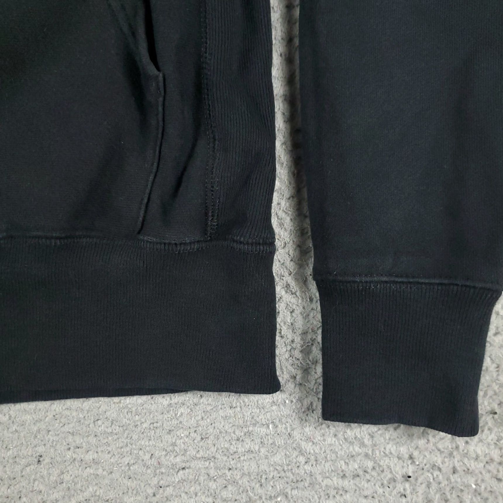 Champion VINTAGE Champion Hoodie Men Small Pullover Black Knit Logo Zip Athletic Sports Size US S / EU 44-46 / 1 - 4 Thumbnail
