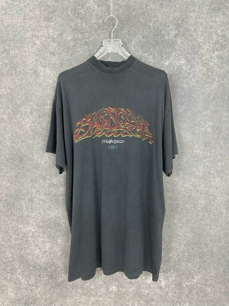 Balenciaga Balenciaga Make old printed logo short sleeves Size US M / EU 48-50 / 2 - 1 Thumbnail