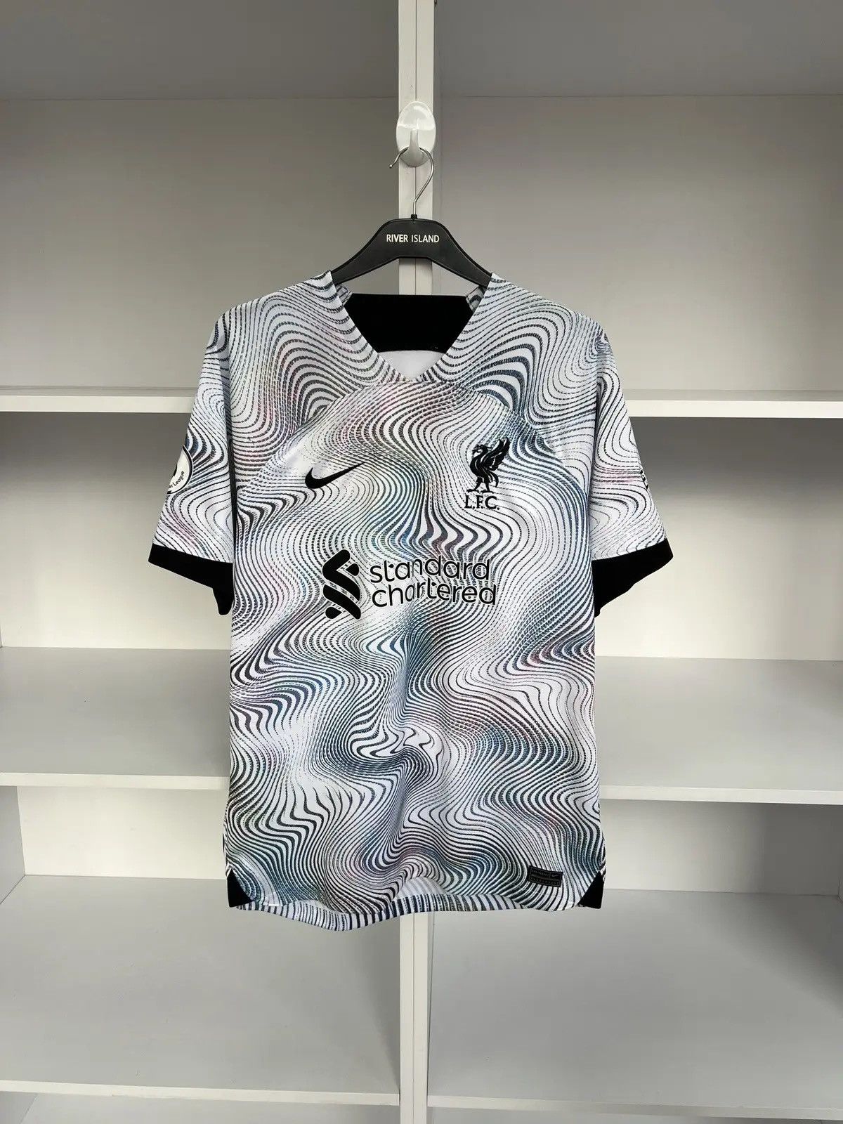 Nike × Vintage Nike Liverpool Darwin 22/23 Away Jersey Size US L / EU 52-54 / 3 - 4 Thumbnail