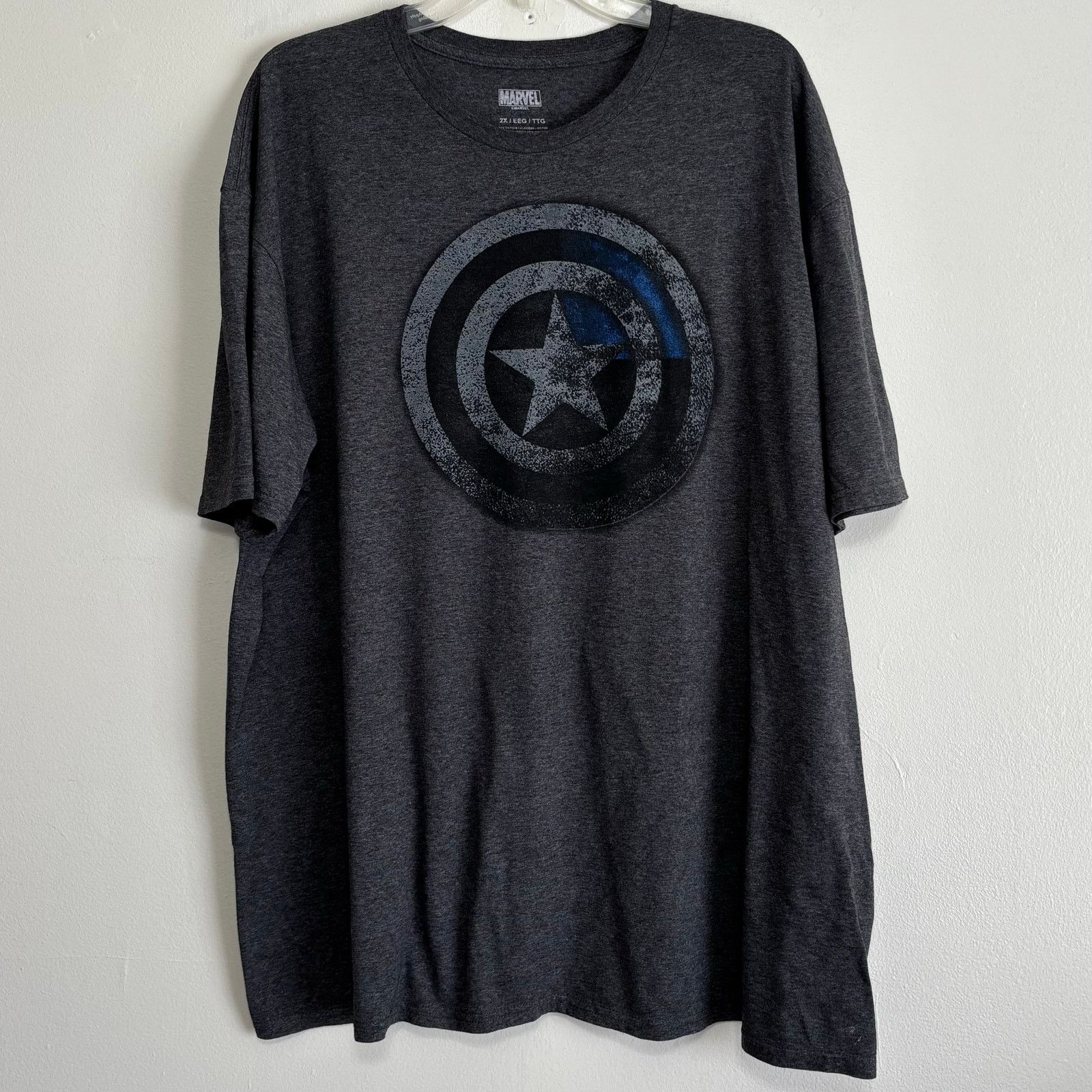 Marvel Comics Marvel Captain America Gray T-shirt Distressed Shield 2X Size US XXL / EU 58 / 5 - 1 Thumbnail