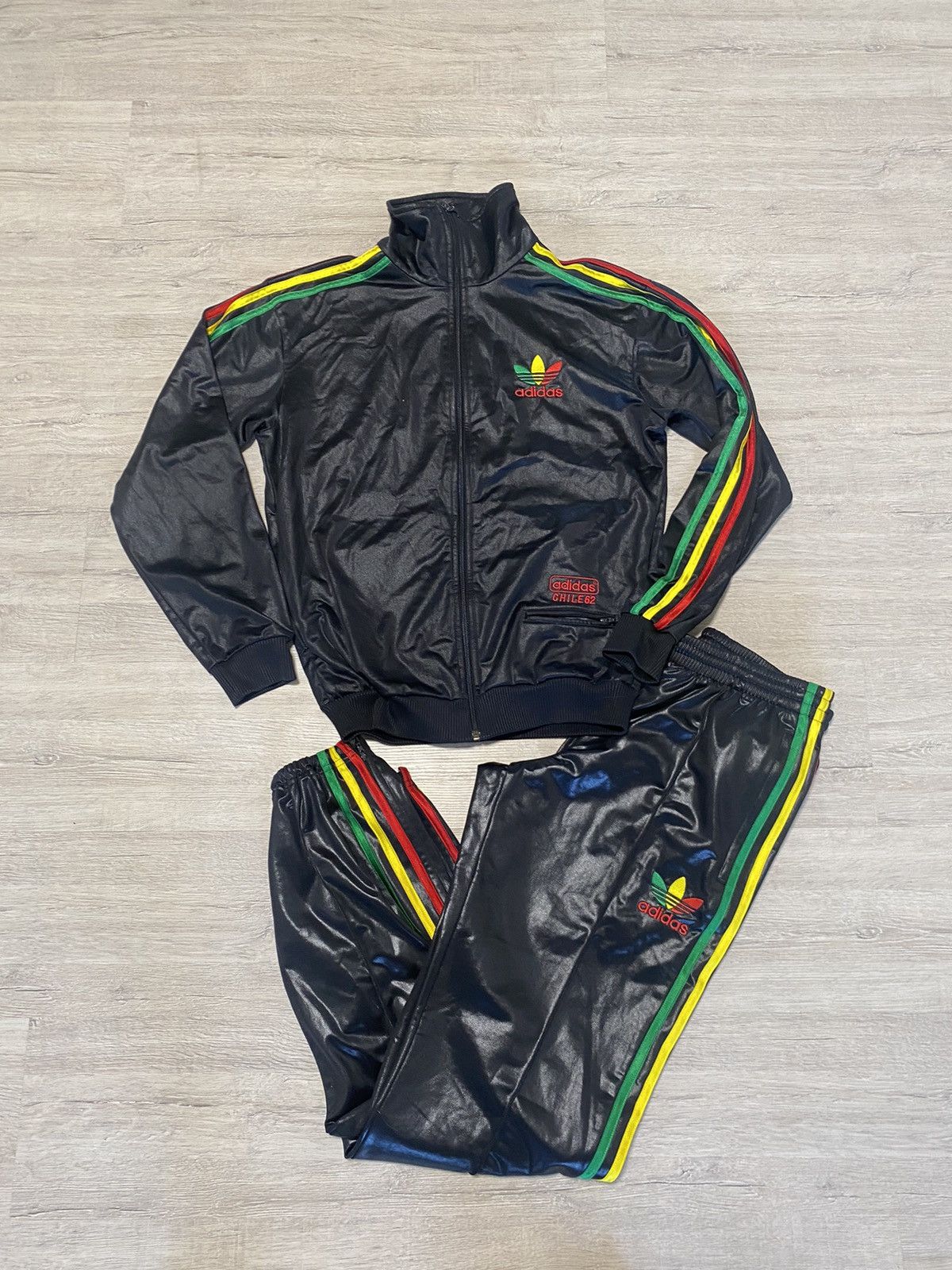 日本未発売 adidas CHILE62 track jacket レアカラー