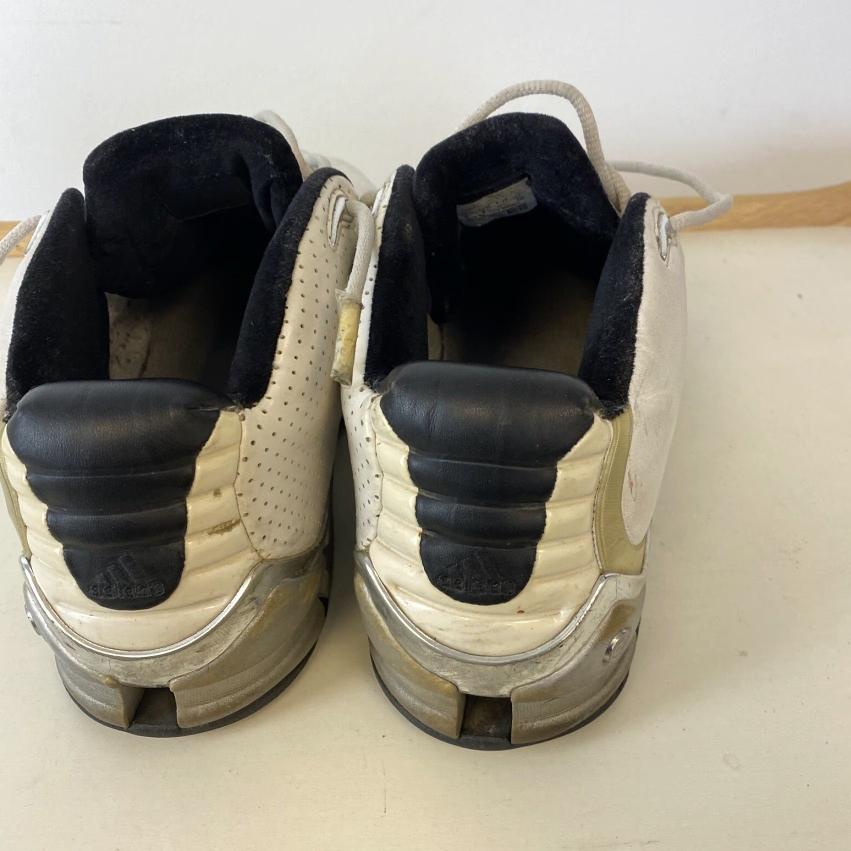 Adidas VINTAGE Adidas a3 Superstar Ultra Size 9 White/Silver Duncan and Garnett S1 Basketball Shoes Men Mid Top Stars Nike? Wait. Size US 9 / EU 42 - 4 Thumbnail