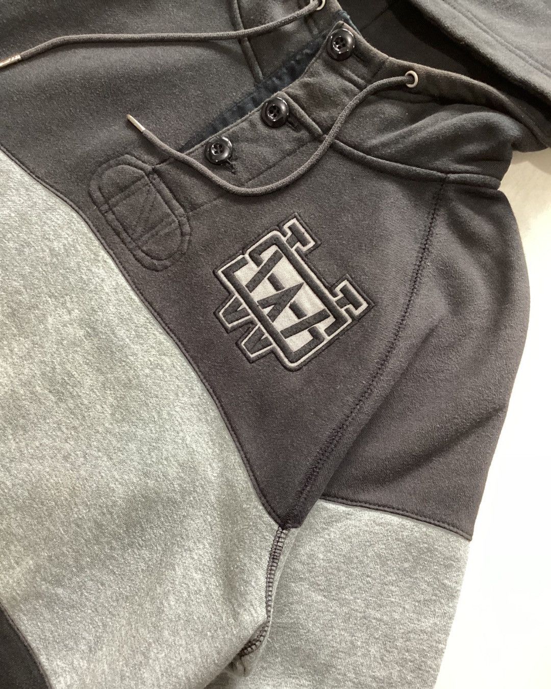 Nike Nike Early 2000s Y2K Color Block Henley Hoodie Black Grey Size US M / EU 48-50 / 2 - 3 Thumbnail