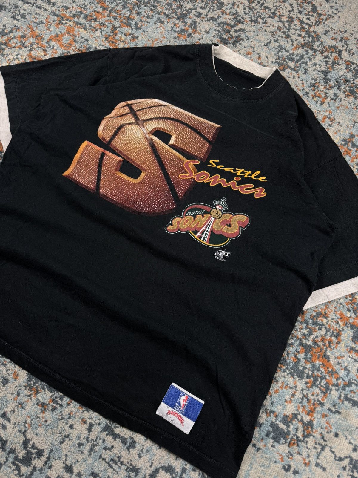 Nutmeg Vintage 90s Nutmeg Seattle Sonics NBA basketball graphic tee Size US XL / EU 56 / 4 - 3 Thumbnail