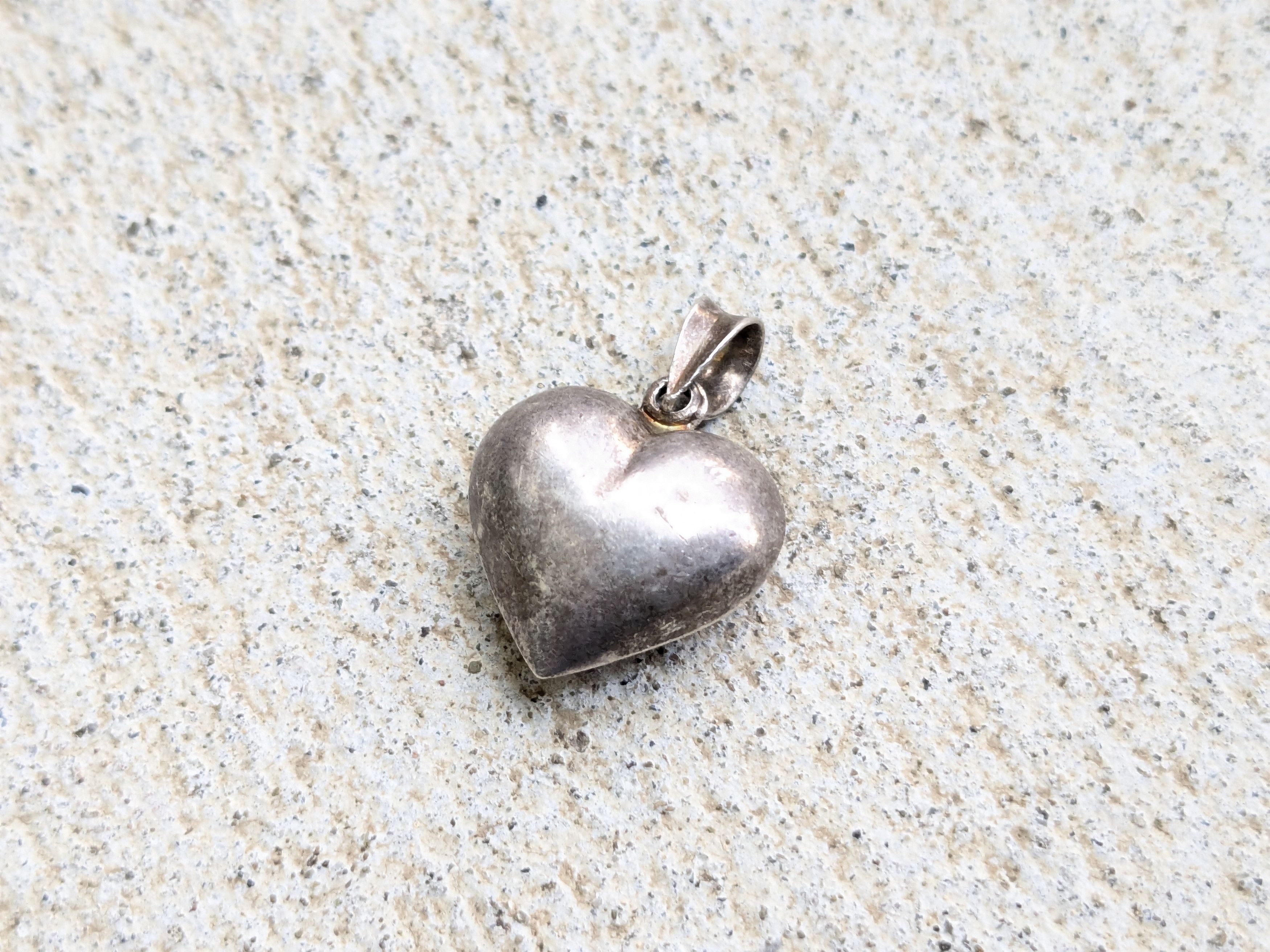 Jewelry Vintage Sterling Silver Heart Pendant Hollow Puffy Size ONE SIZE - 2 Thumbnail