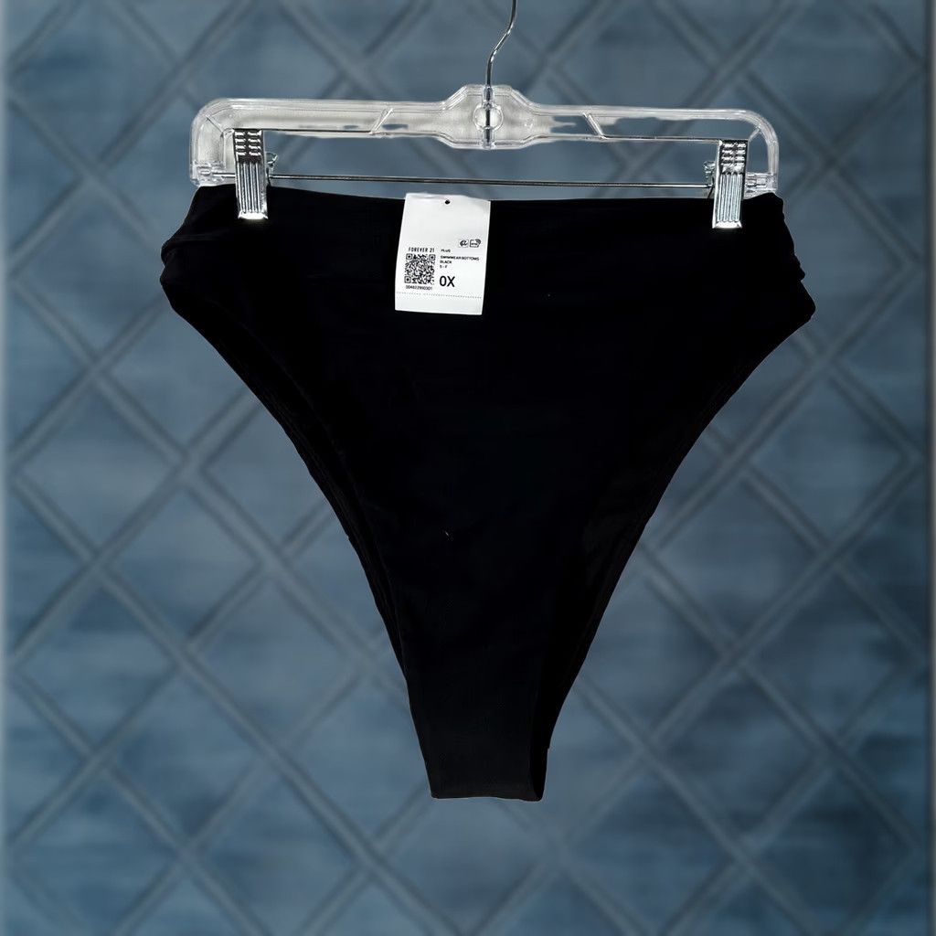 Forever 21 FOREVER 21 Bikini Bottom Black Stretch Plus 0X Swim Bottom Bikini Women Classic Summer Pool Chic N/A Size 40" / US 18 - 1 Thumbnail